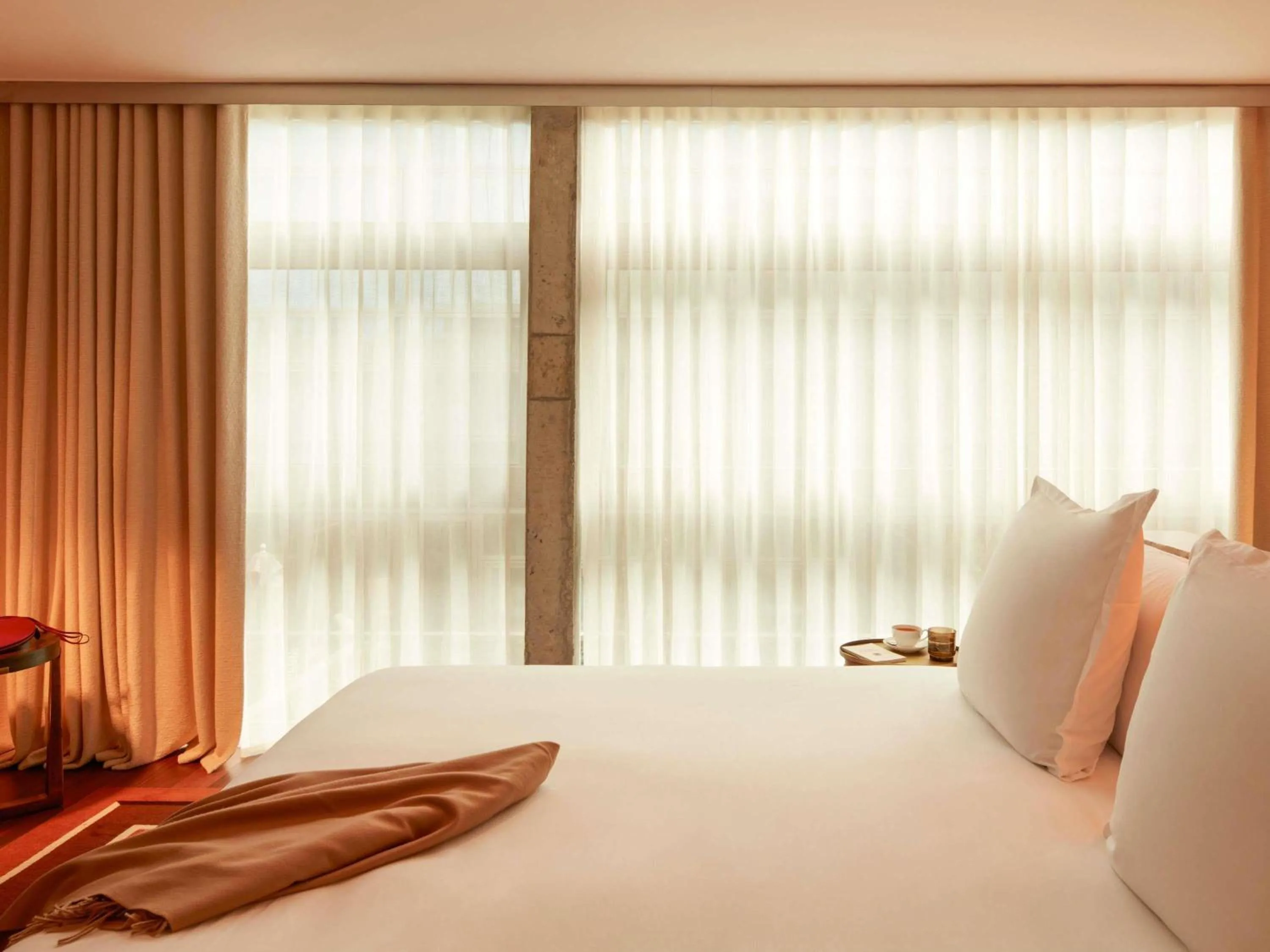 Bedroom, Bed in Mondrian Bordeaux Les Carmes