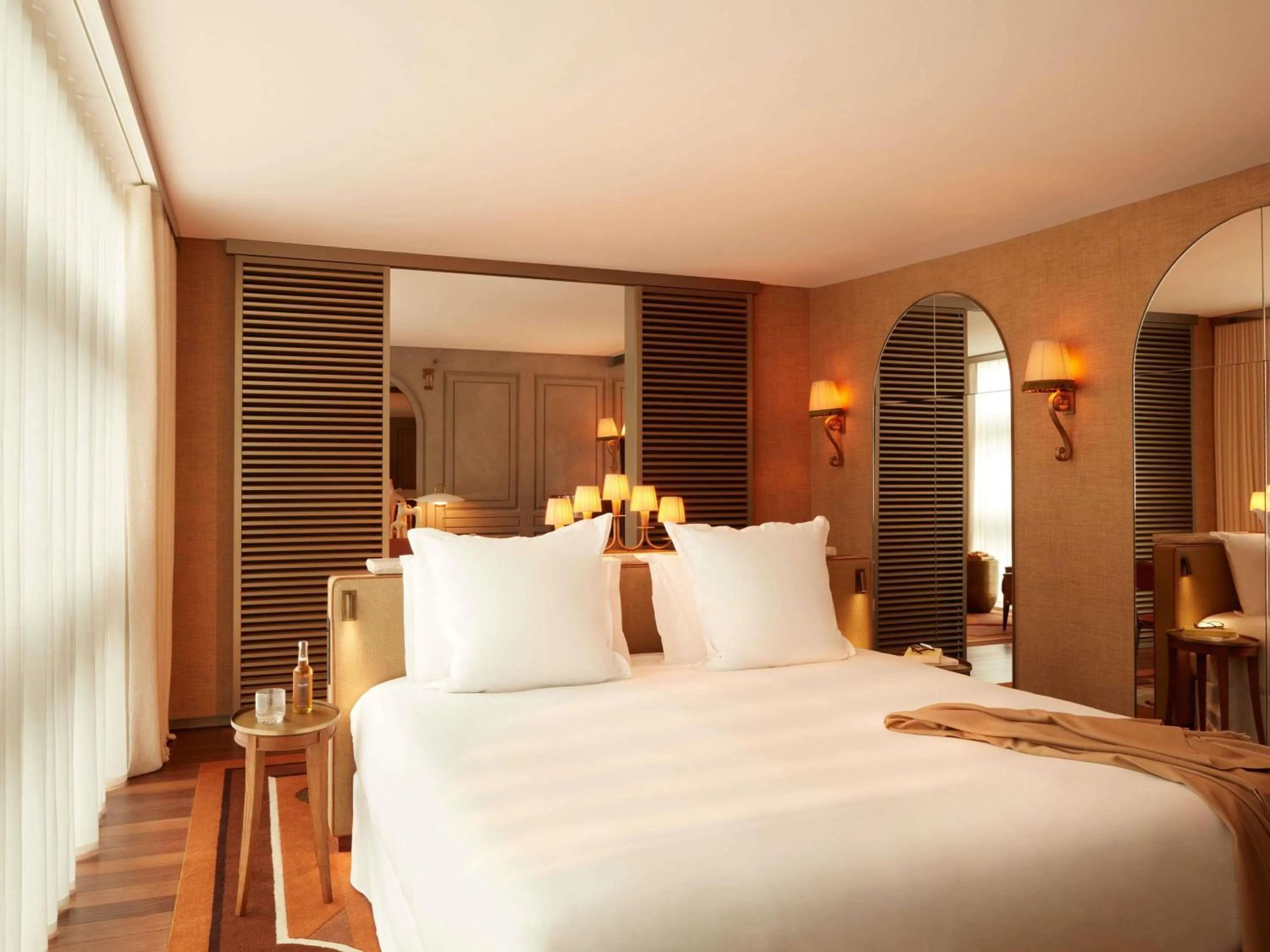 Bedroom, Bed in Mondrian Bordeaux Les Carmes