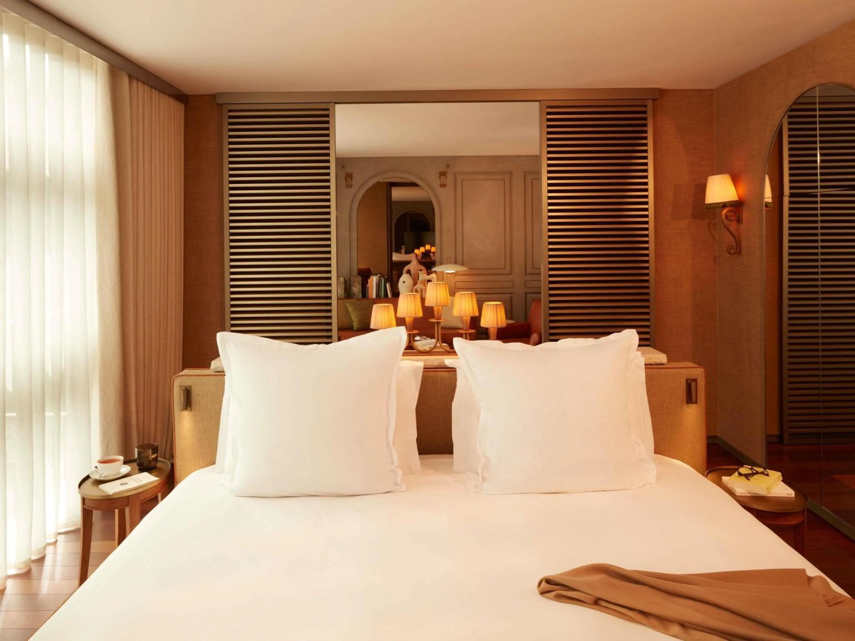 Bedroom, Bed in Mondrian Bordeaux Les Carmes