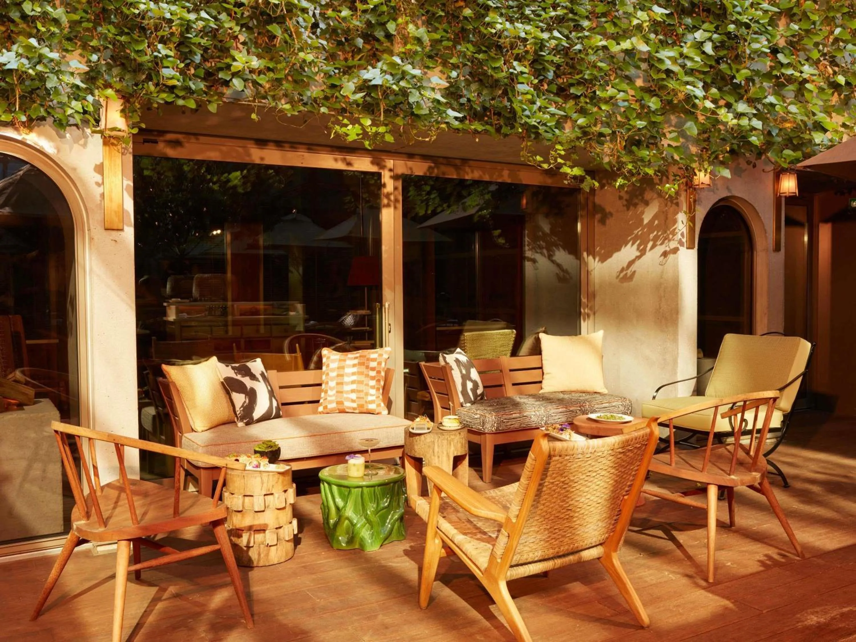 Restaurant/places to eat in Mondrian Bordeaux Les Carmes