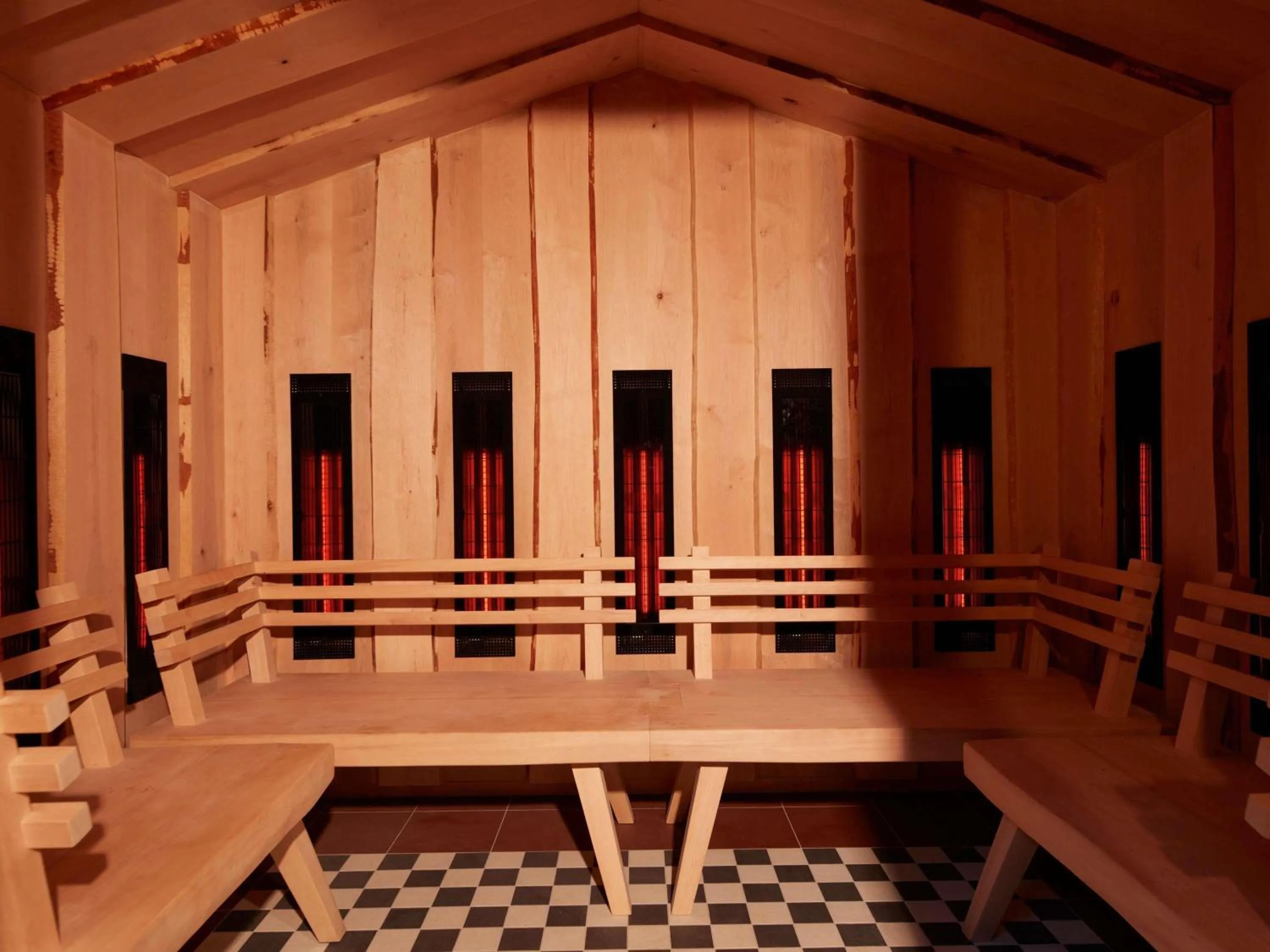 Spa and wellness centre/facilities in Mondrian Bordeaux Les Carmes