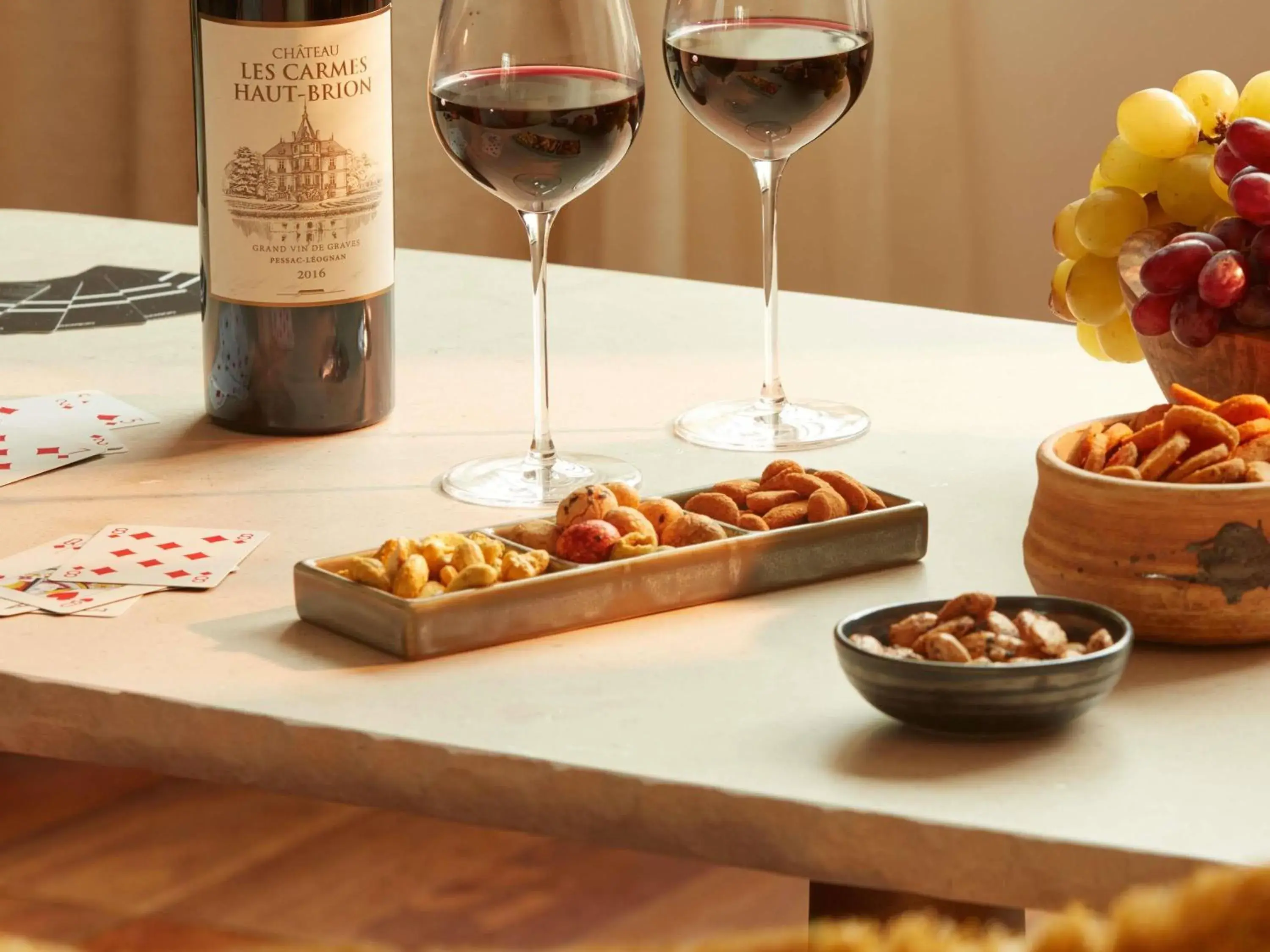 Bedroom in Mondrian Bordeaux Les Carmes Bedroom in Mondrian Bordeaux Les Carmes