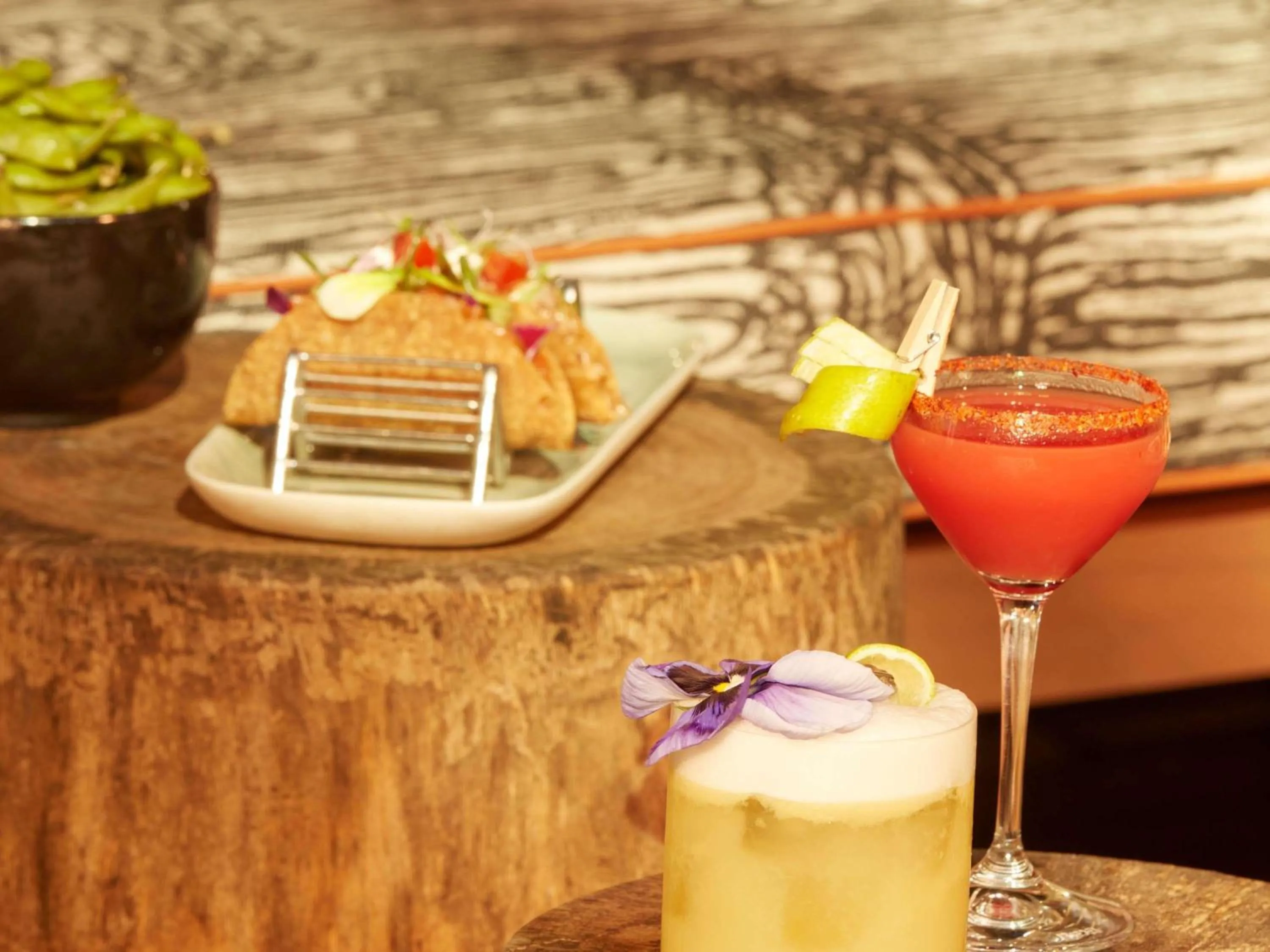 Lounge or bar in Mondrian Bordeaux Les Carmes