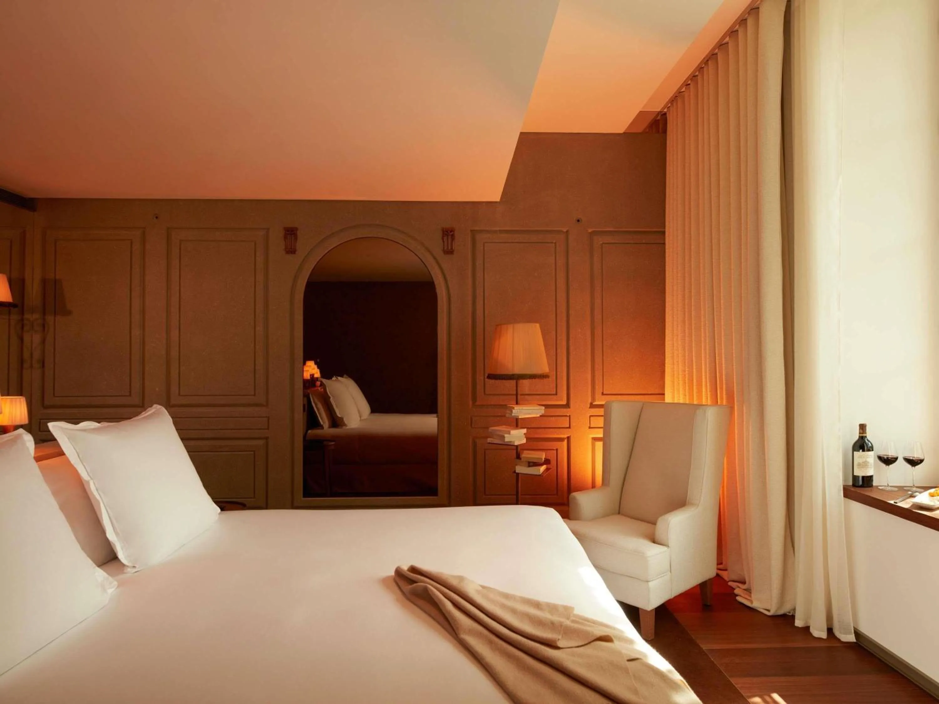 Bed in Mondrian Bordeaux Les Carmes