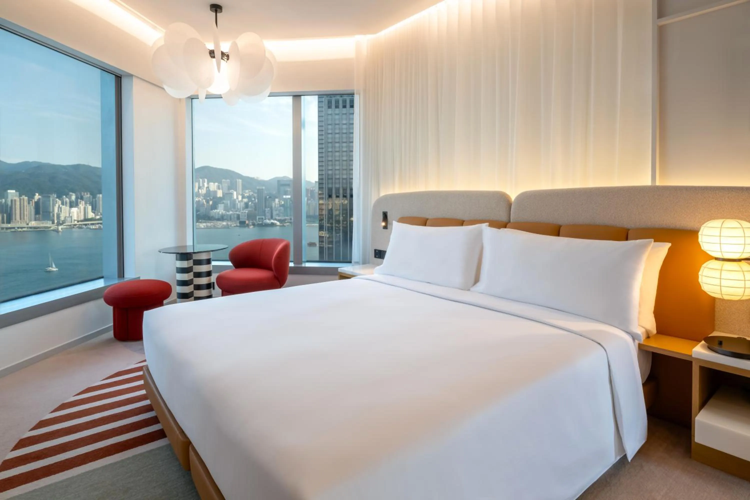 Photo of the whole room, Bed in Mondrian Hong Kong