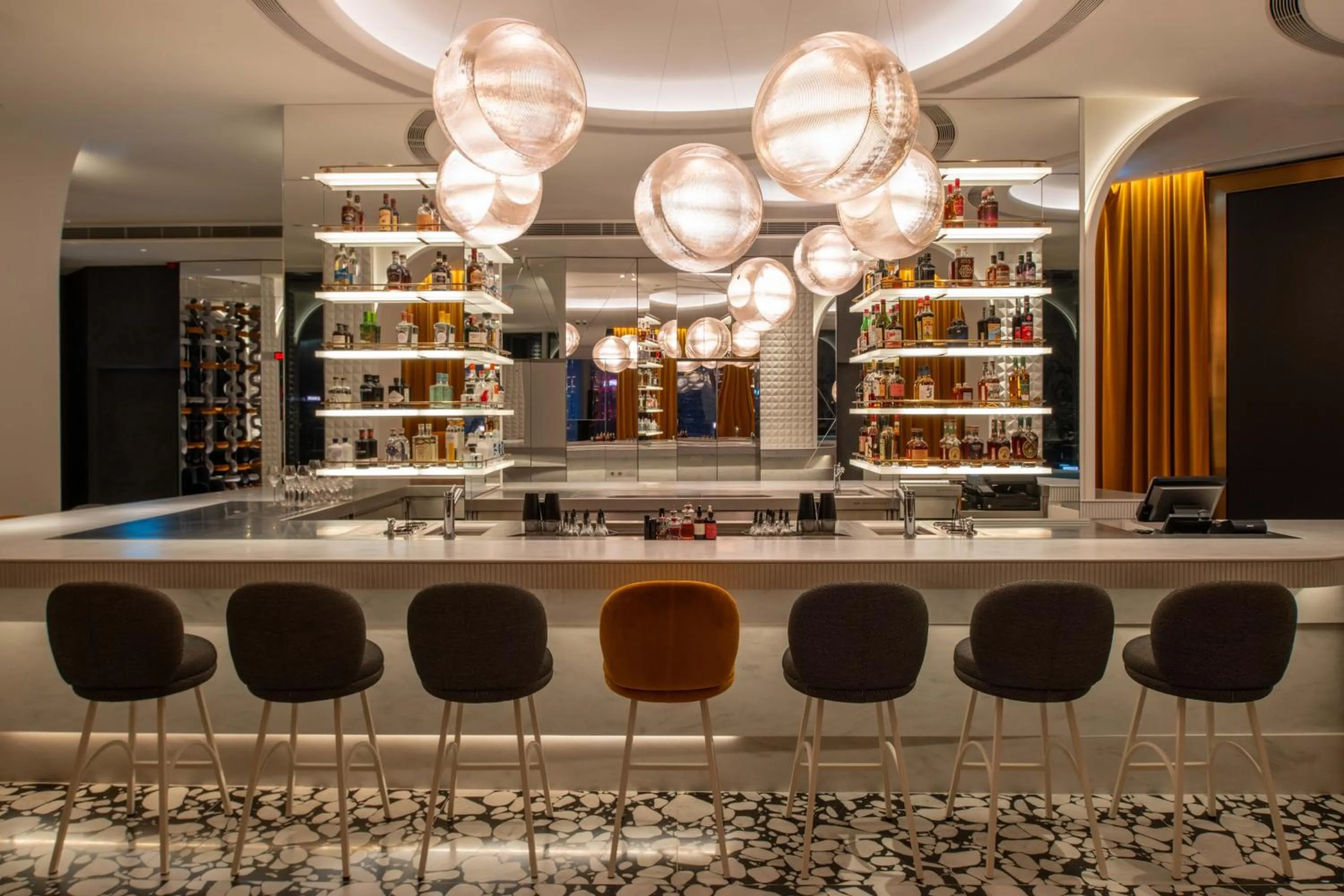 Restaurant/places to eat in Mondrian Hong Kong