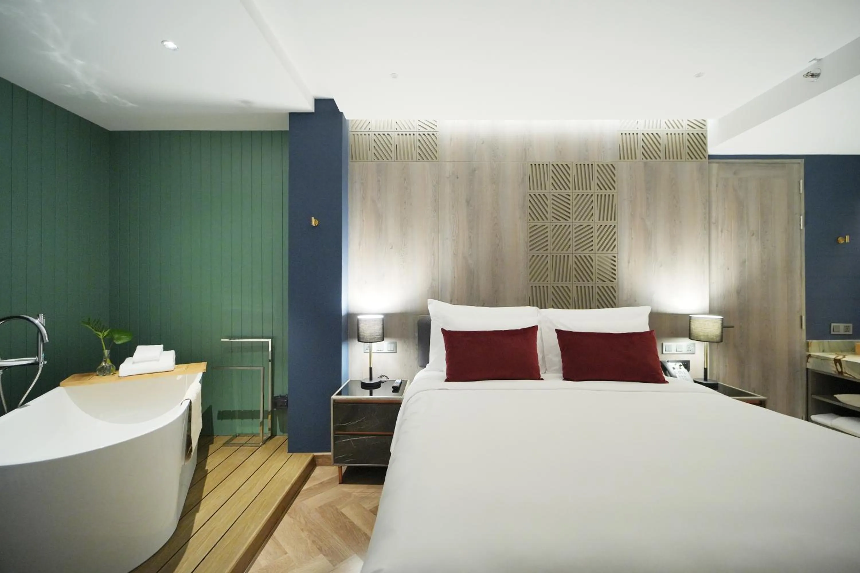 Ratree Superior Corner Room-Free Boat & Tuk Tuk Transfer in Ten Six Hundred, Chao Phraya, Bangkok by Preference, managed by The Ascott Limited