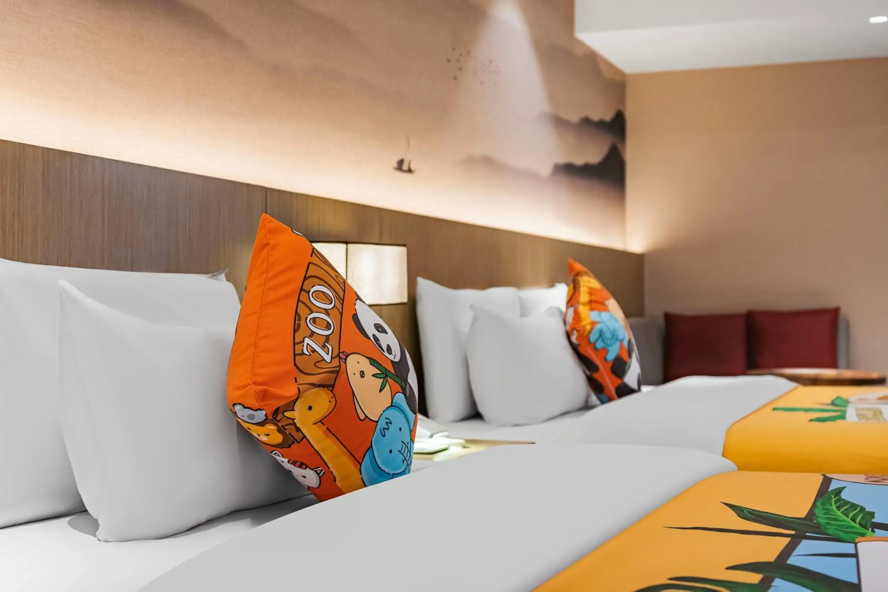 Property building, Bed in Ramada Encore by Wyndham Kunming Guandu Property building, Bed in Ramada Encore by Wyndham Kunming Guandu