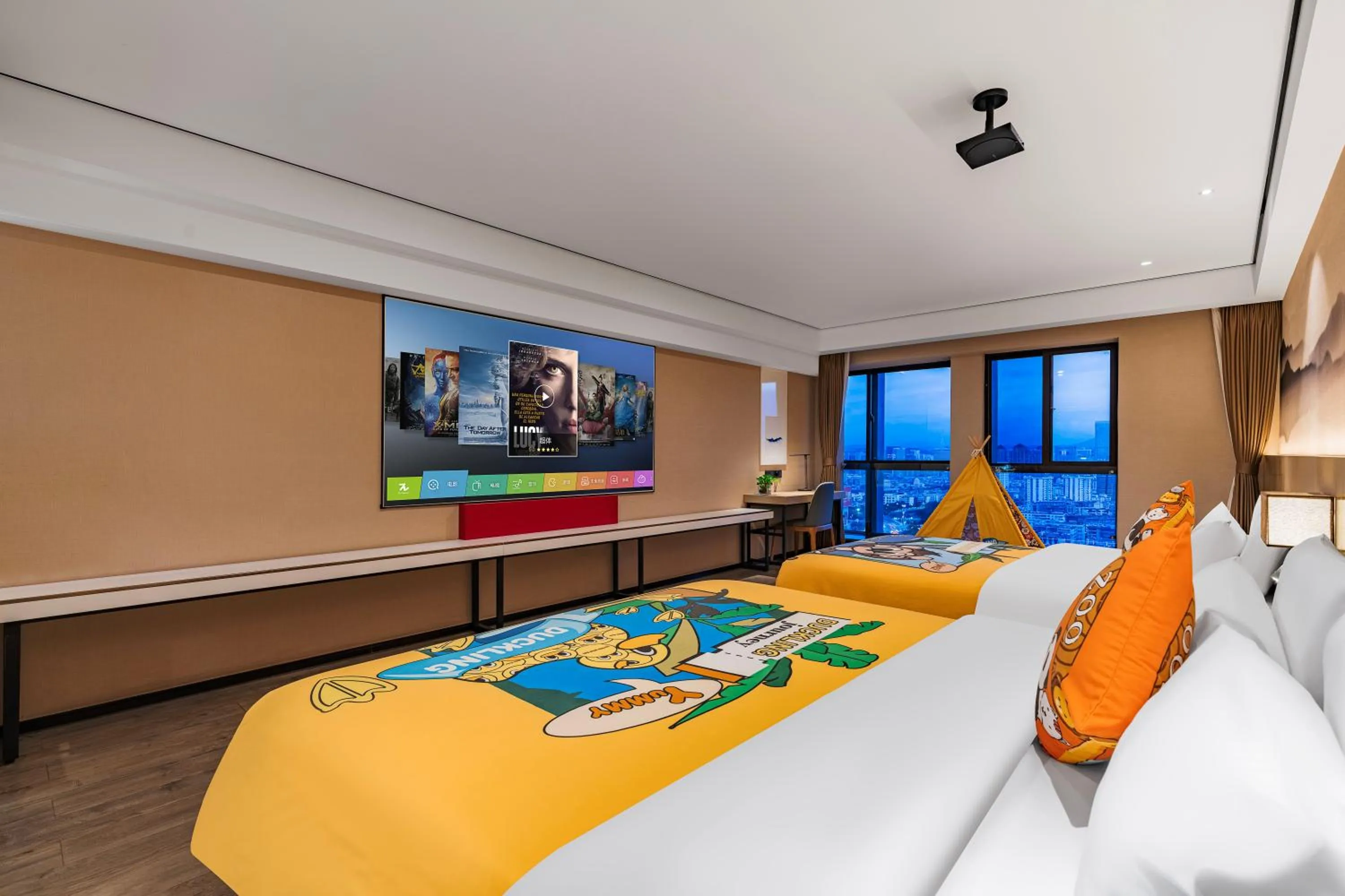 Photo of the whole room, Bed in Ramada Encore by Wyndham Kunming Guandu