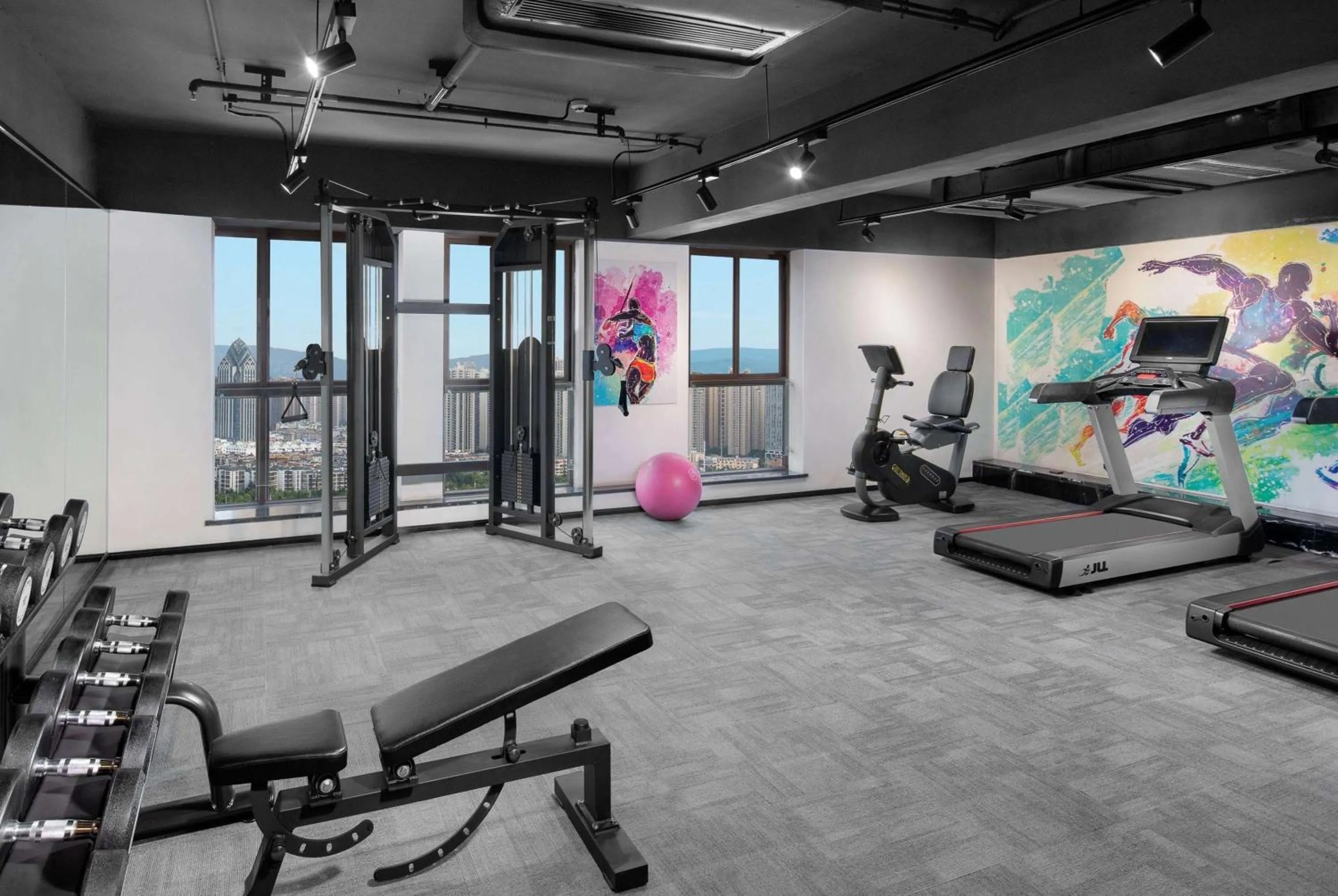 Fitness centre/facilities in Ramada Encore by Wyndham Kunming Guandu