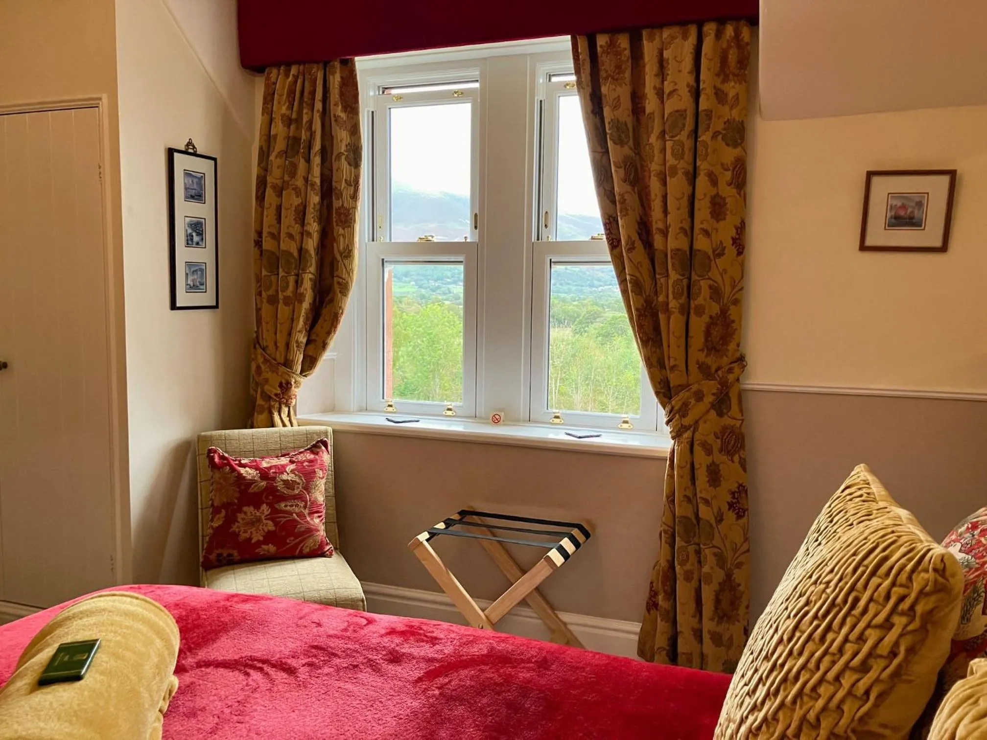 Bed in Maple Bank Country Guest House