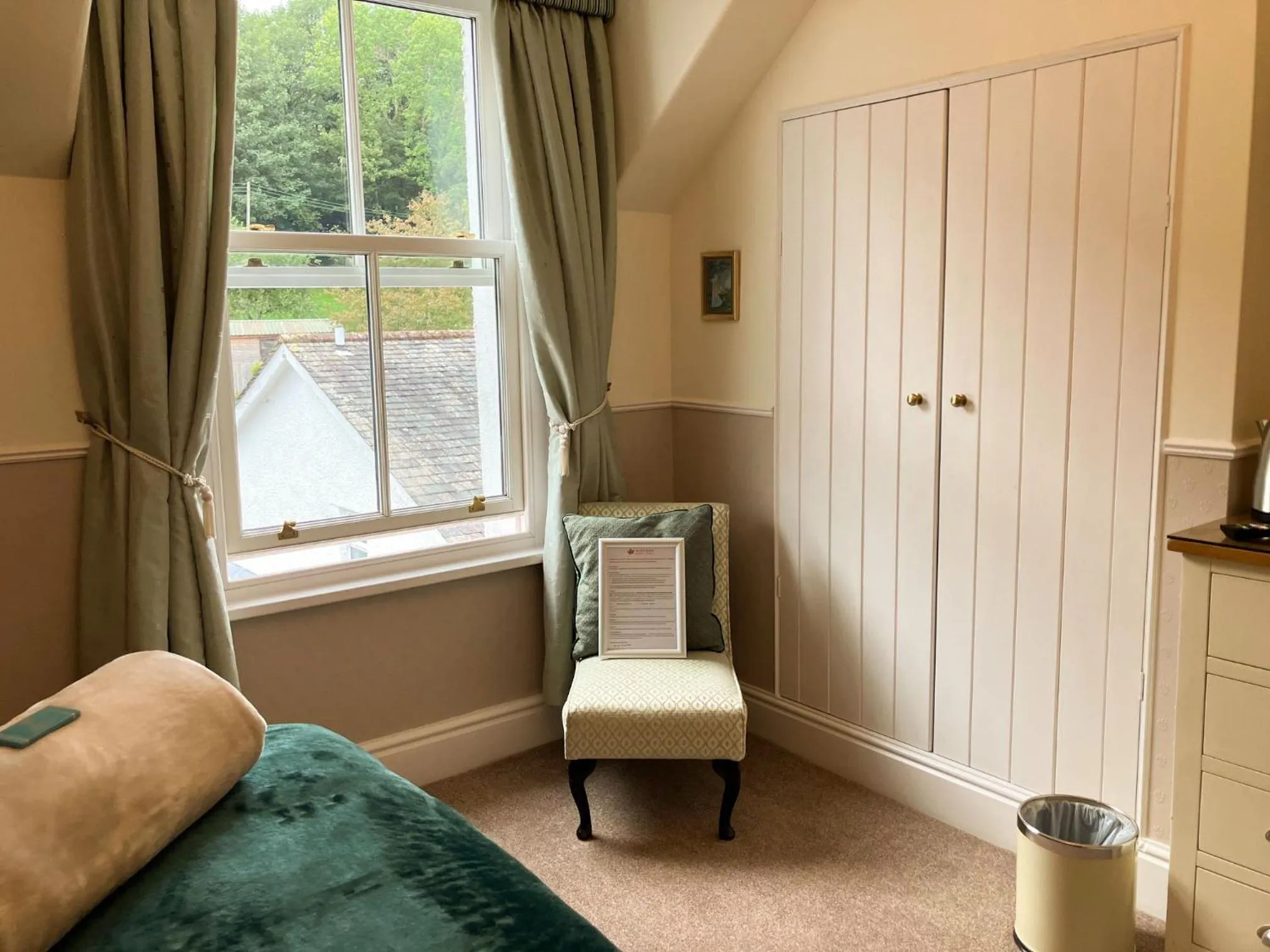 Bed in Maple Bank Country Guest House