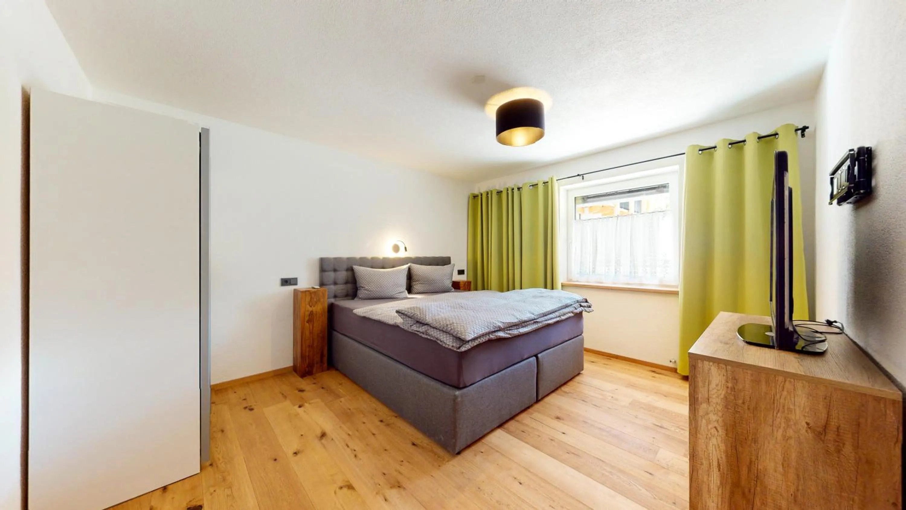 TV and multimedia, Bed in PitzPlus Appartements