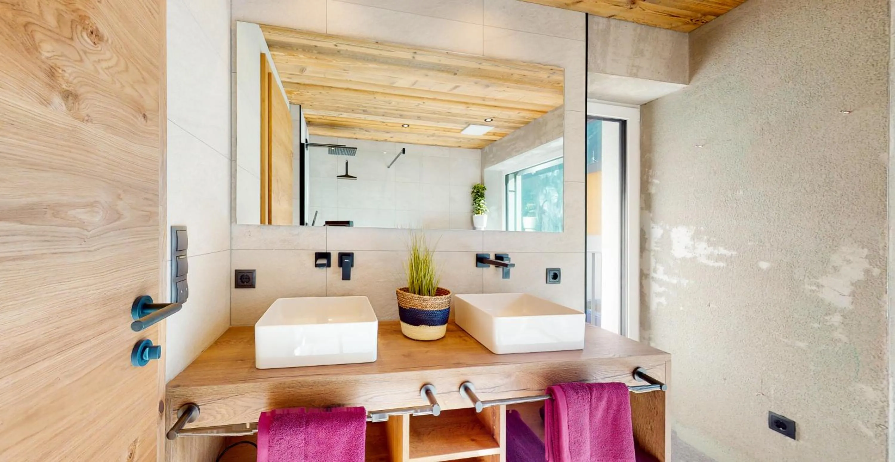 Shower in PitzPlus Appartements