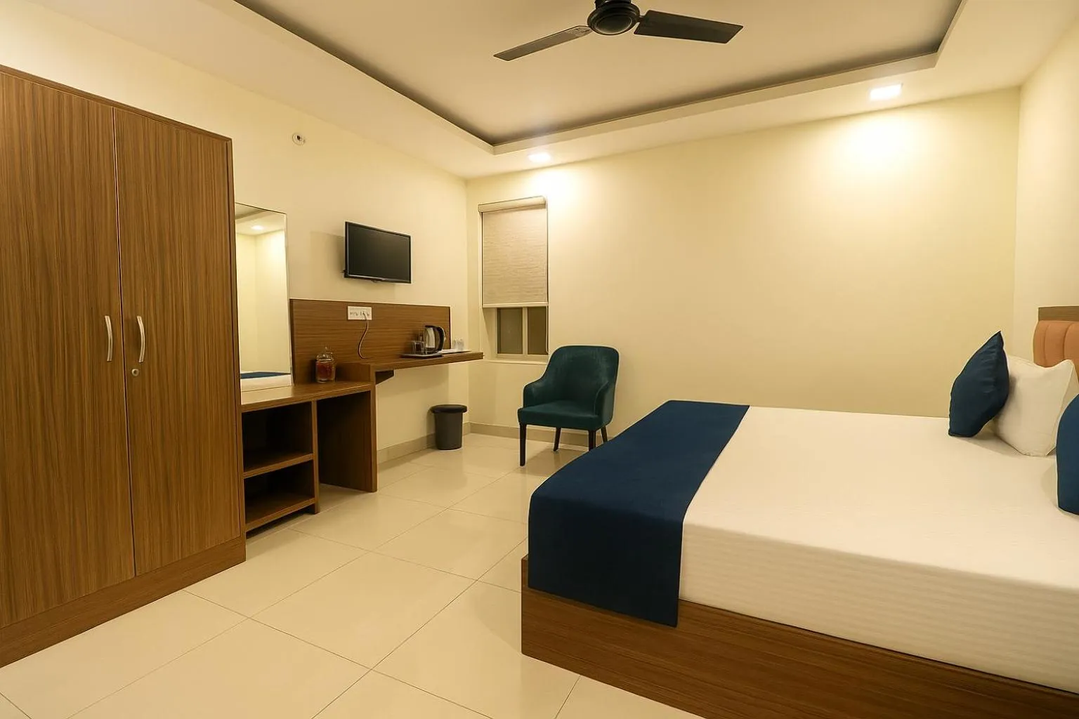 Bed in Hotel The Heights