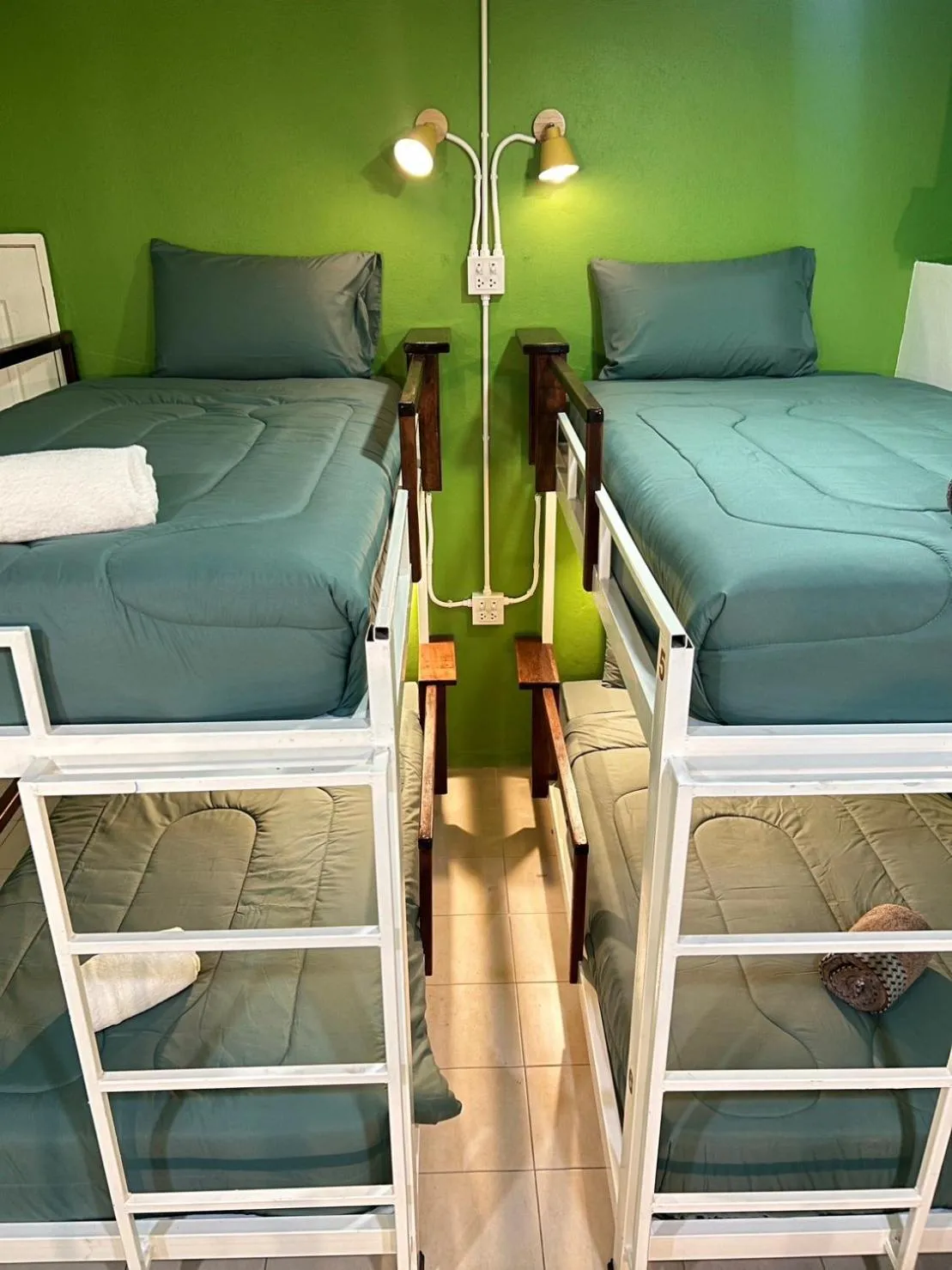 Sabai Sabai Poshtel & Motorbike Rental