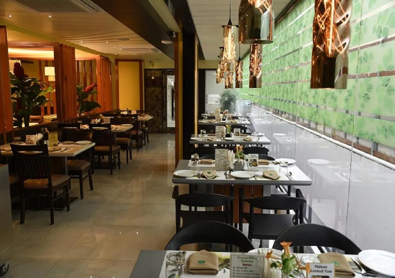 Restaurant/places to eat in Hotel Green Olive