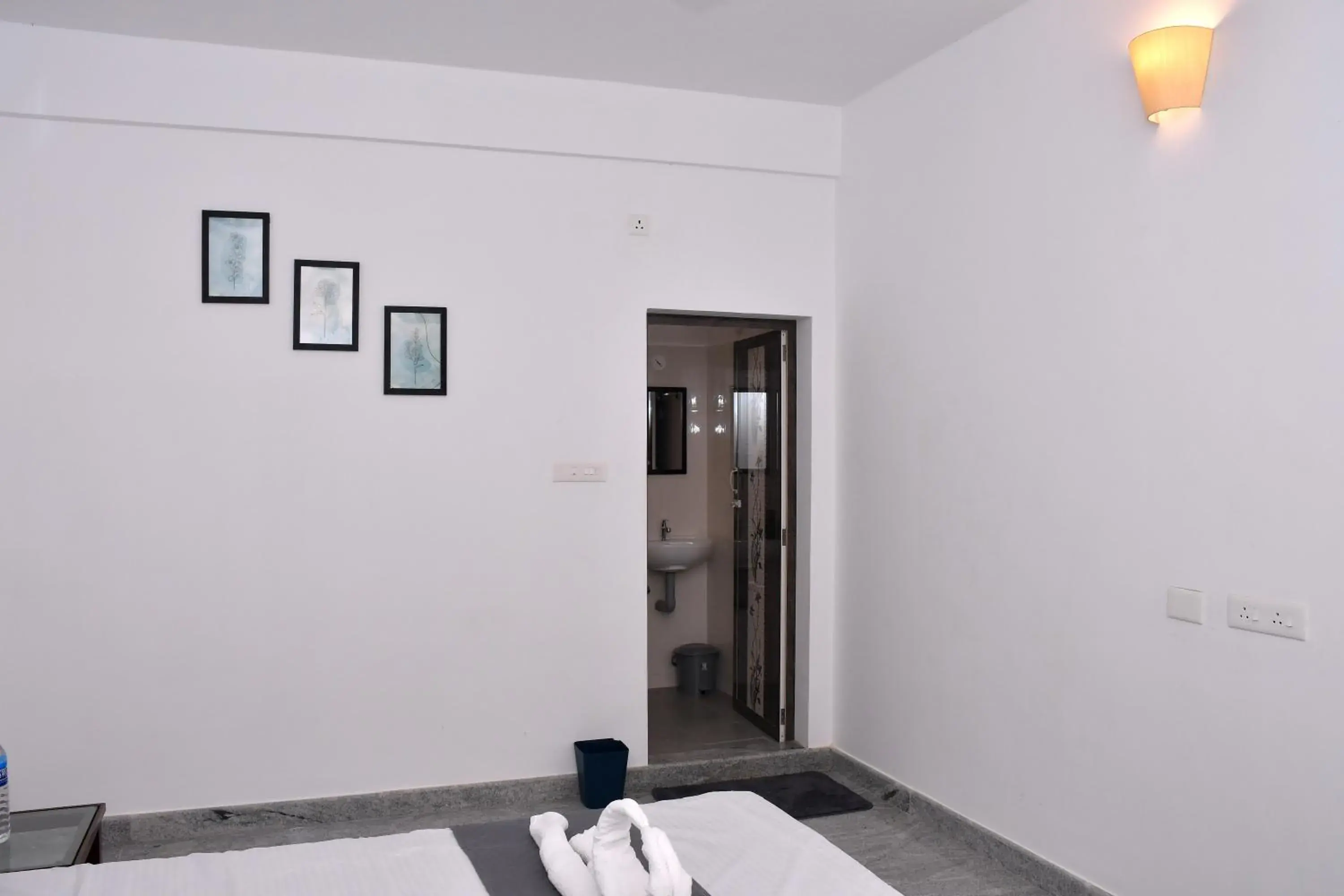 Double Room - single occupancy in Sizzling Inn Pondy Double Room - single occupancy in Sizzling Inn Pondy