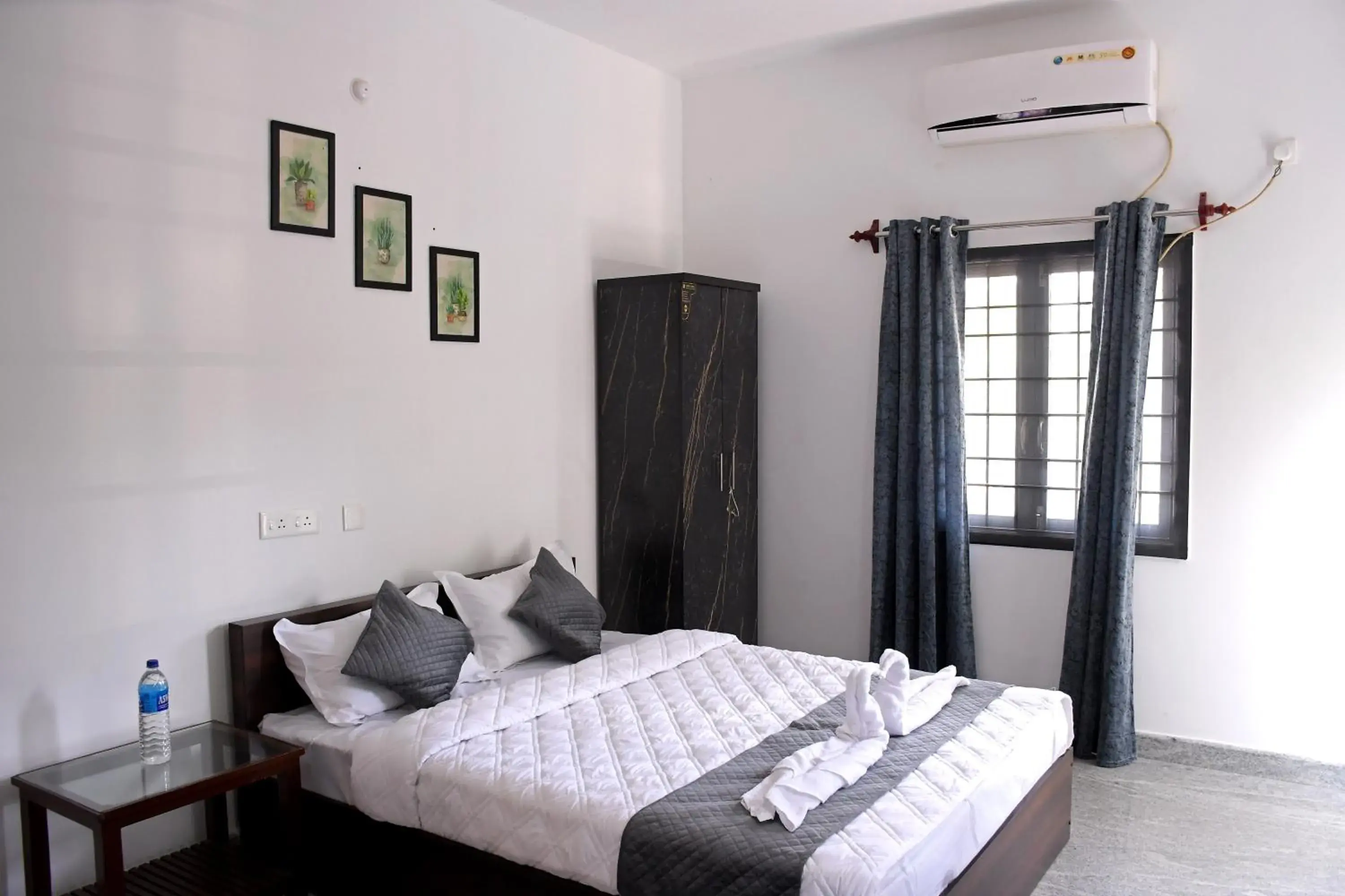 Deluxe Double Room with Balcony - single occupancy in Sizzling Inn Pondy Deluxe Double Room with Balcony - single occupancy in Sizzling Inn Pondy