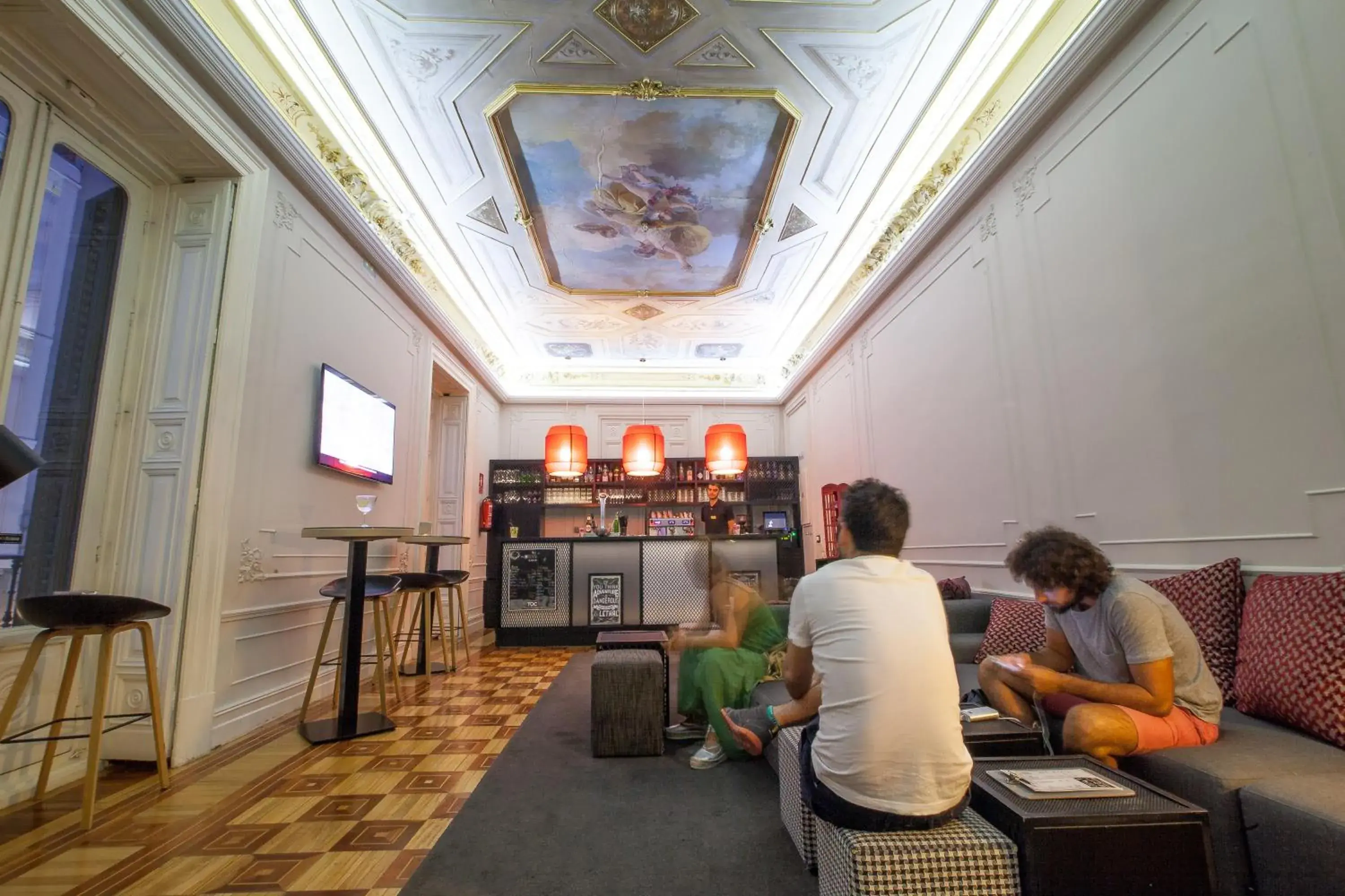 Lounge or bar in Toc Hostel Madrid