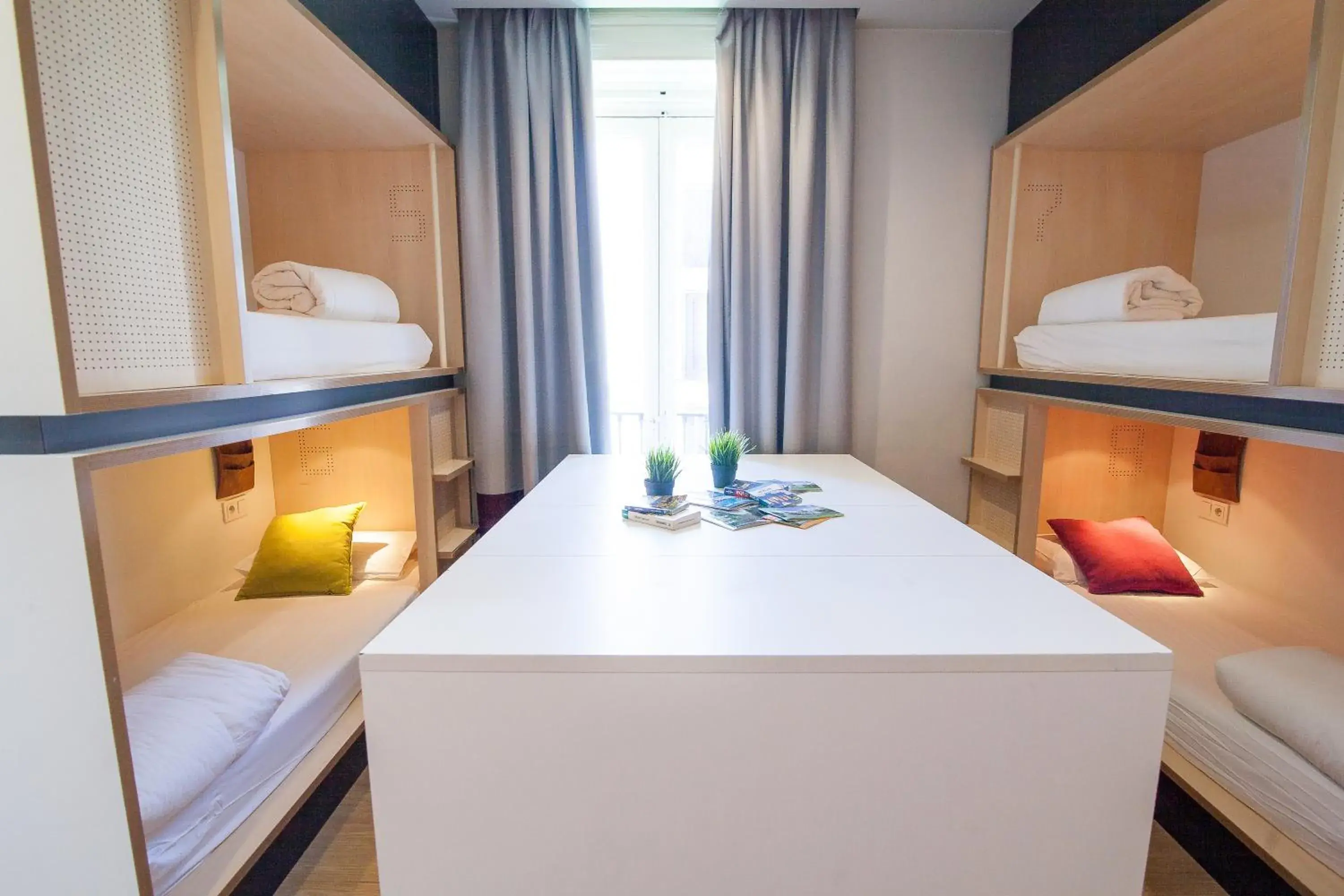 Bedroom, Kitchen/Kitchenette in Toc Hostel Madrid