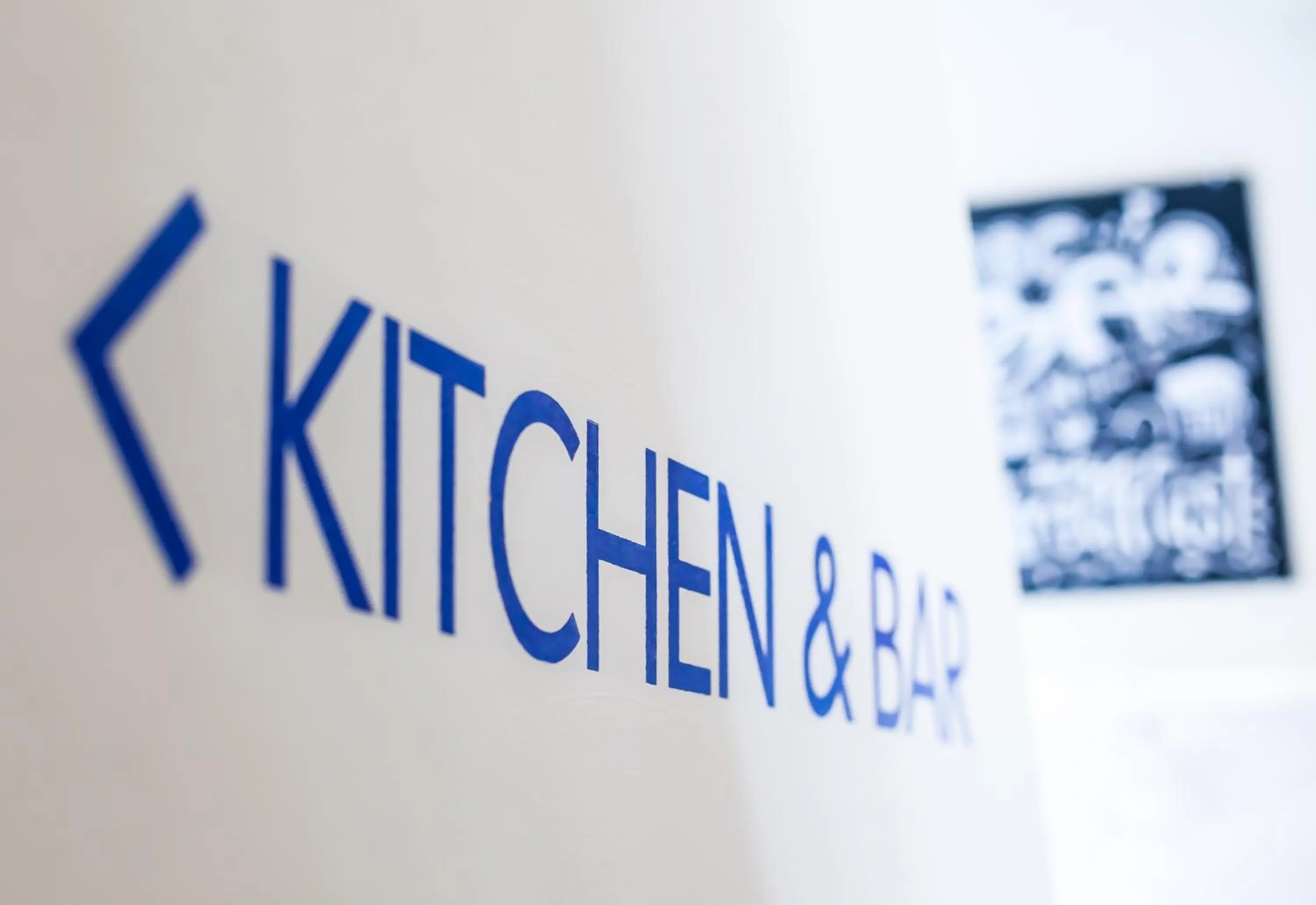 Text overlay in Toc Hostel Madrid