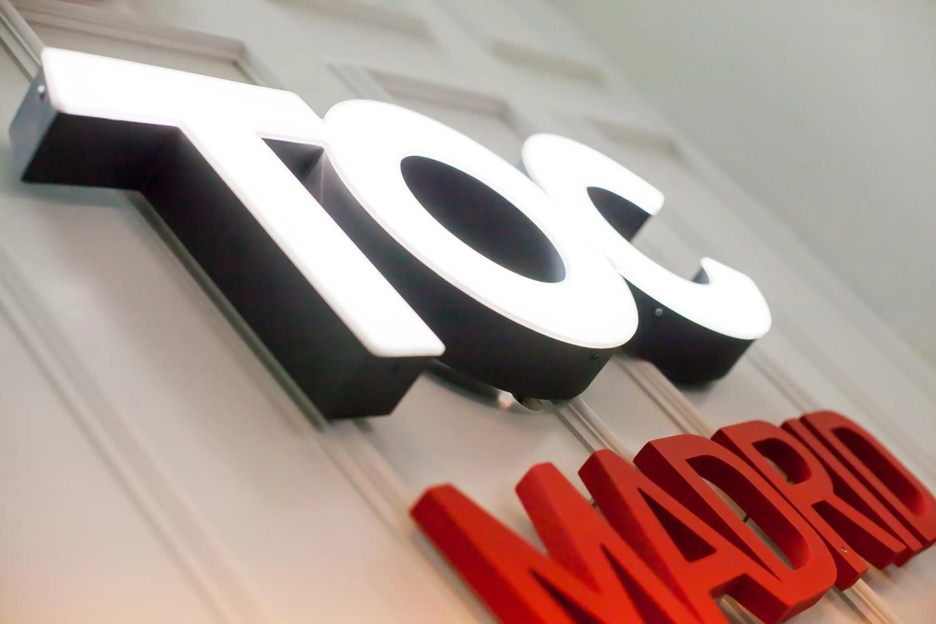 Text overlay in Toc Hostel Madrid