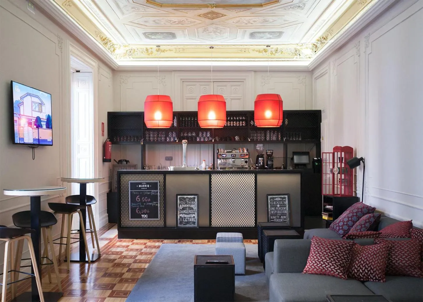 Lounge or bar in Toc Hostel Madrid