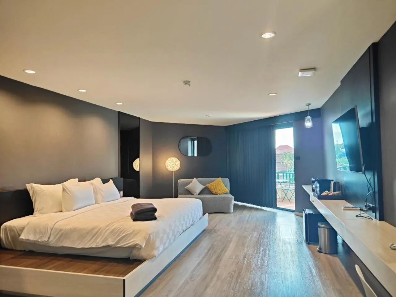 Bedroom, Bed in Solis Beach Hotel Rajamangala