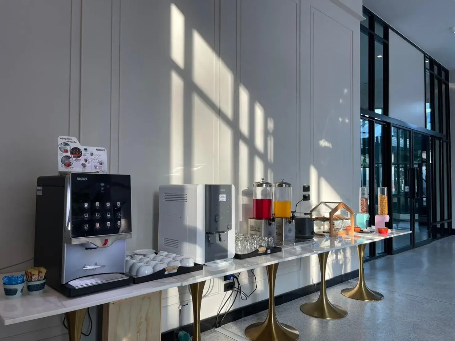 Restaurant/places to eat in Solis Beach Hotel Rajamangala Restaurant/places to eat in Solis Beach Hotel Rajamangala