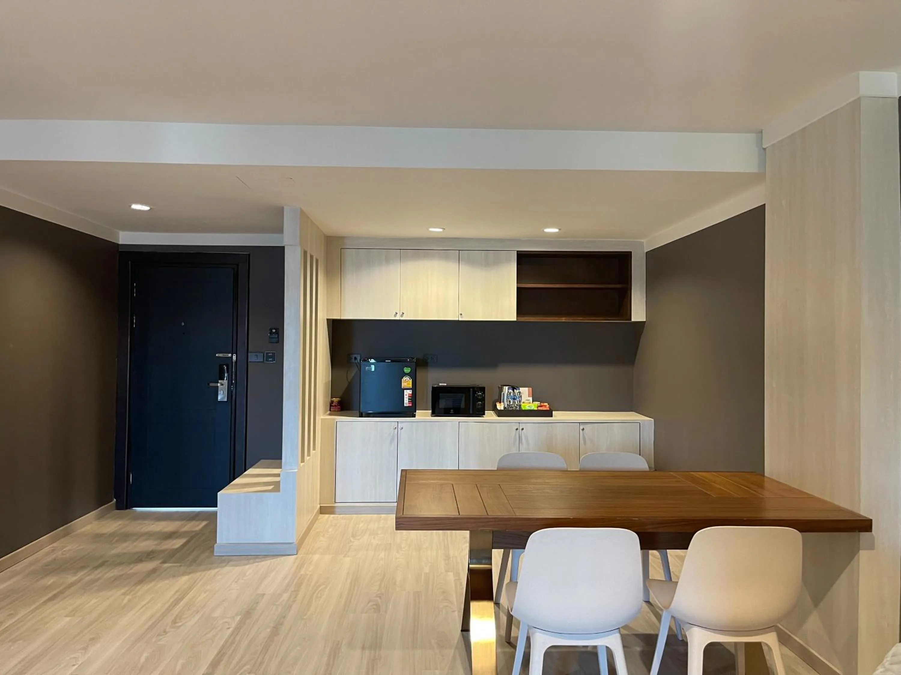 Solis Beach Hotel Rajamangala