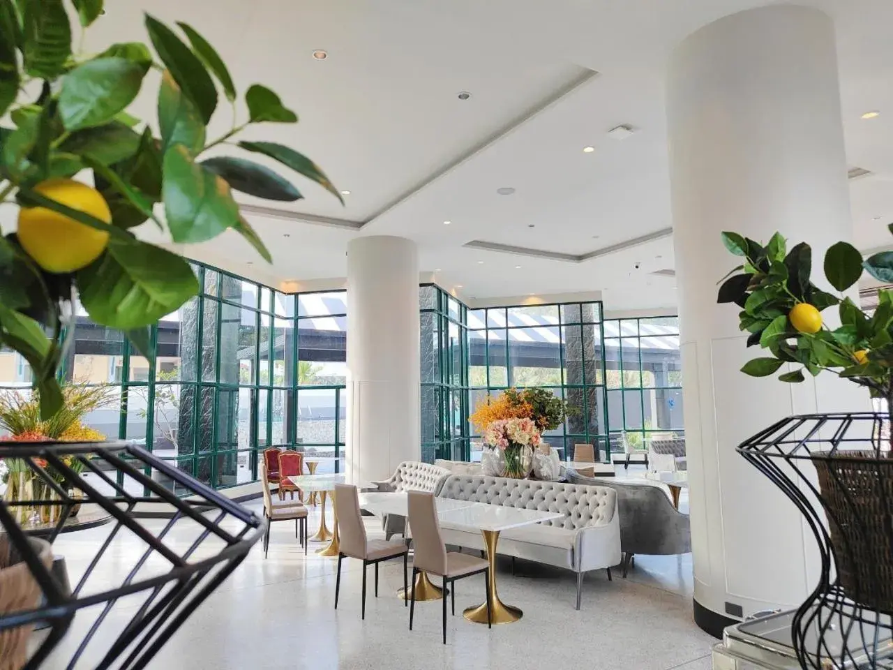 Restaurant/places to eat in Solis Beach Hotel Rajamangala Restaurant/places to eat in Solis Beach Hotel Rajamangala