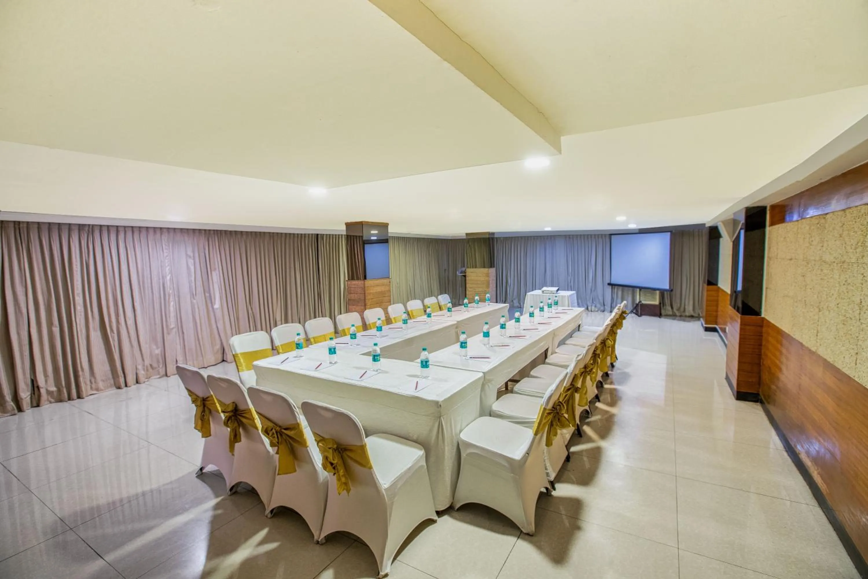 Banquet/Function facilities in Monarch Brigade Road