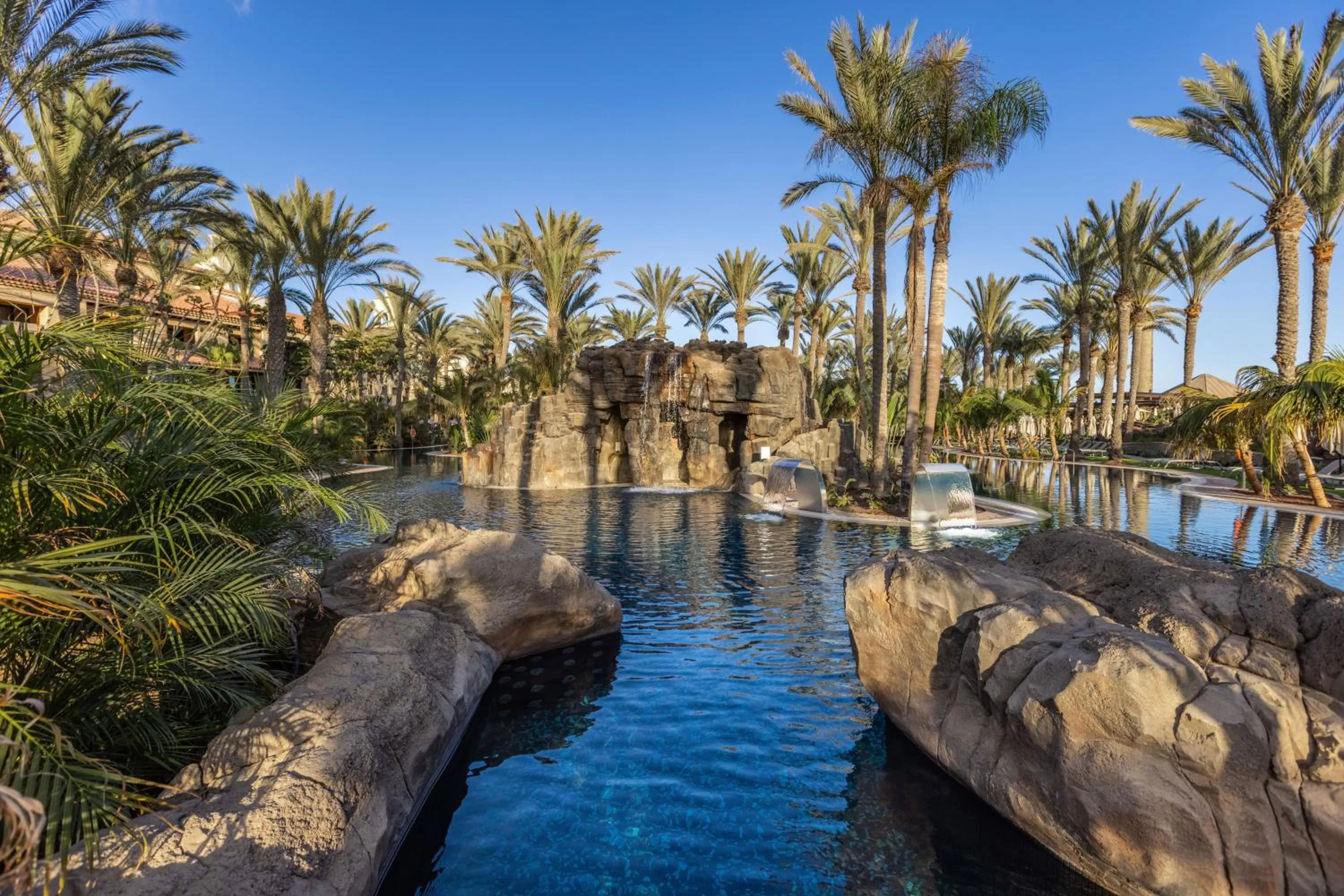 Swimming pool in Unique Club at Lopesan Costa Meloneras Resort