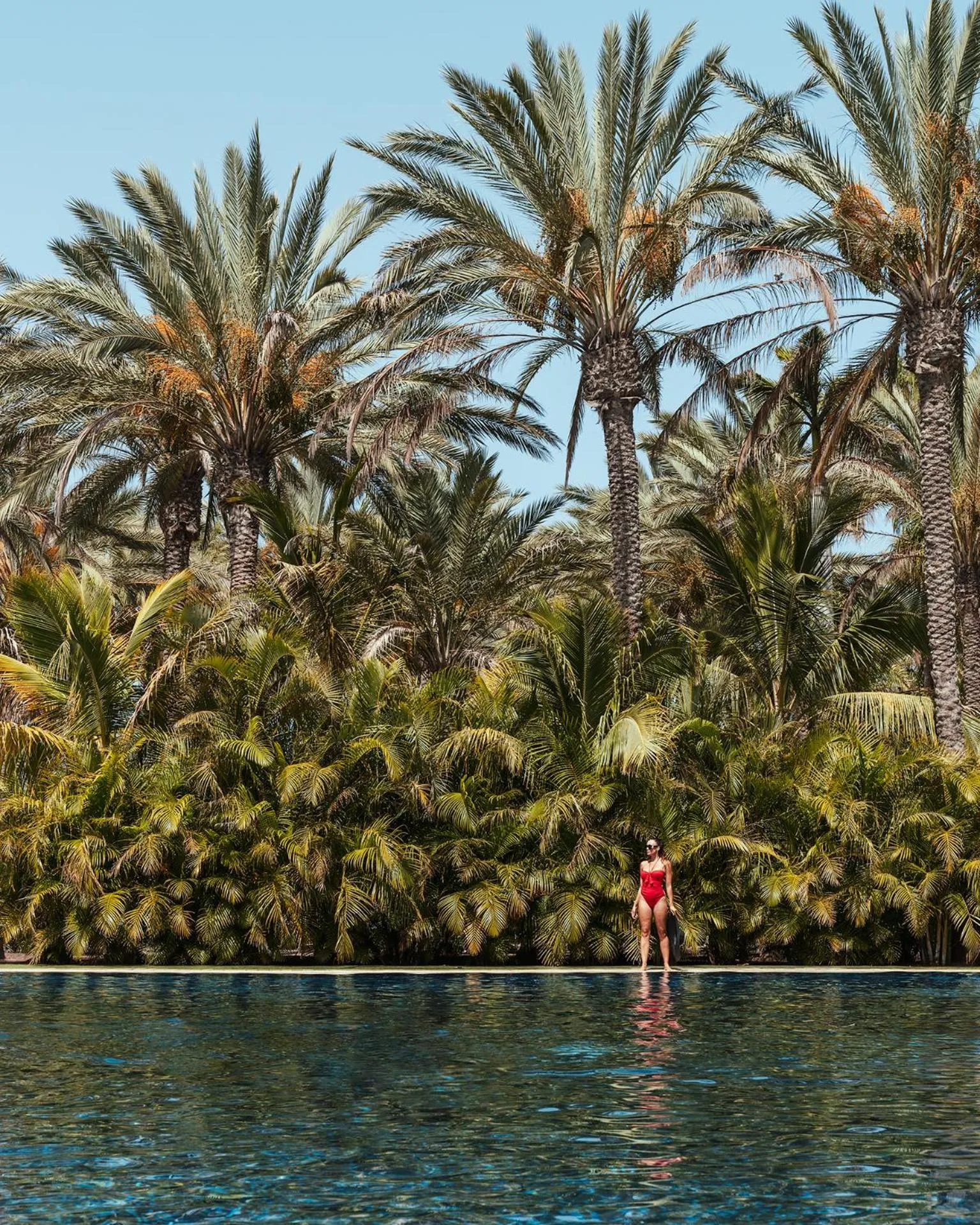 Swimming pool in Unique Club at Lopesan Costa Meloneras Resort