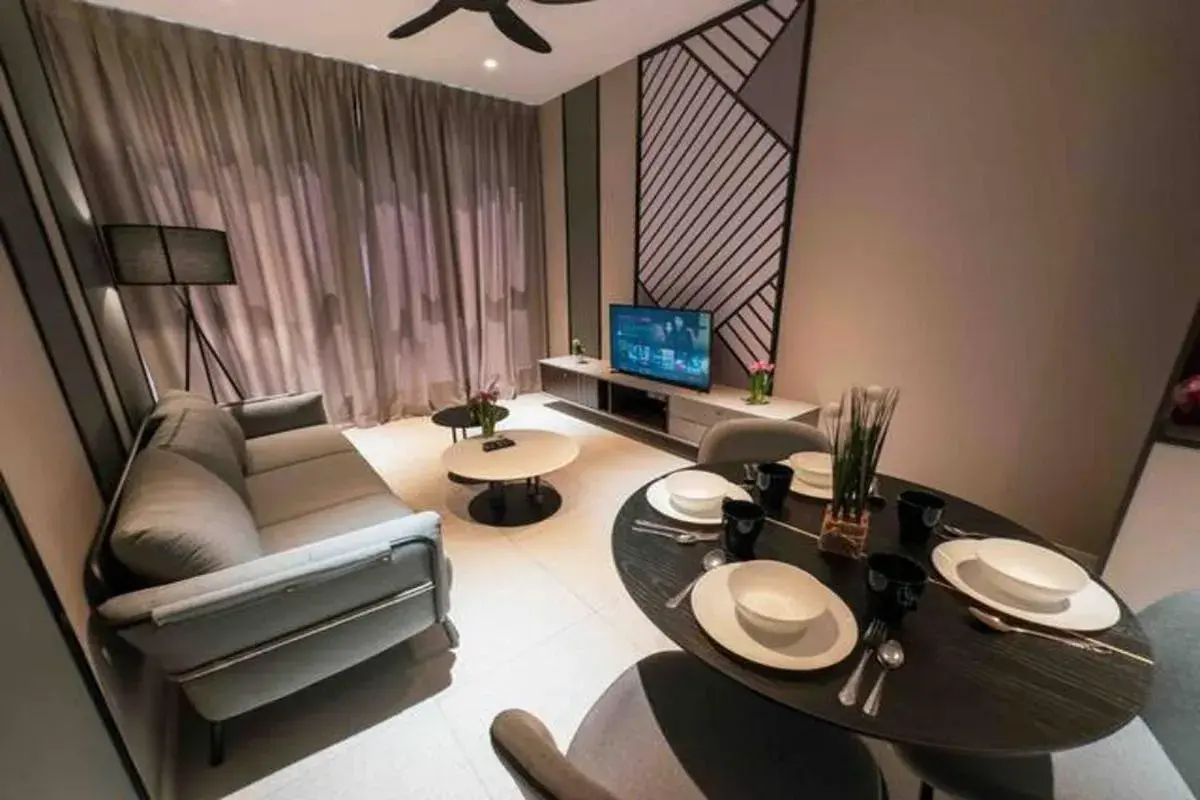 Two-Bedroom Apartment with Balcony - single occupancy in Millerz Cozy Home by GUESTONIC Two-Bedroom Apartment with Balcony - single occupancy in Millerz Cozy Home by GUESTONIC