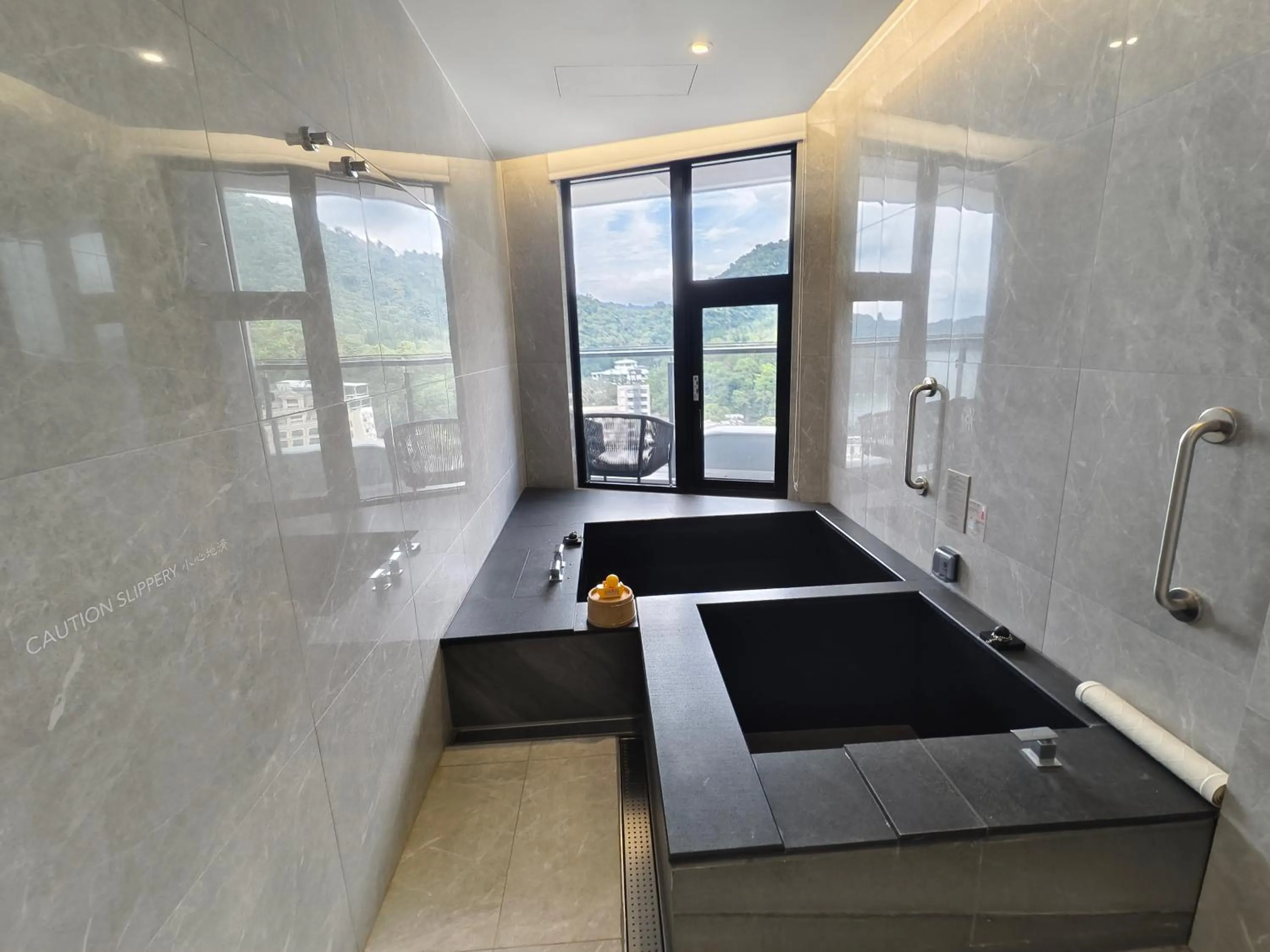 Hot Spring Bath in Wyndham Sun Moon Lake