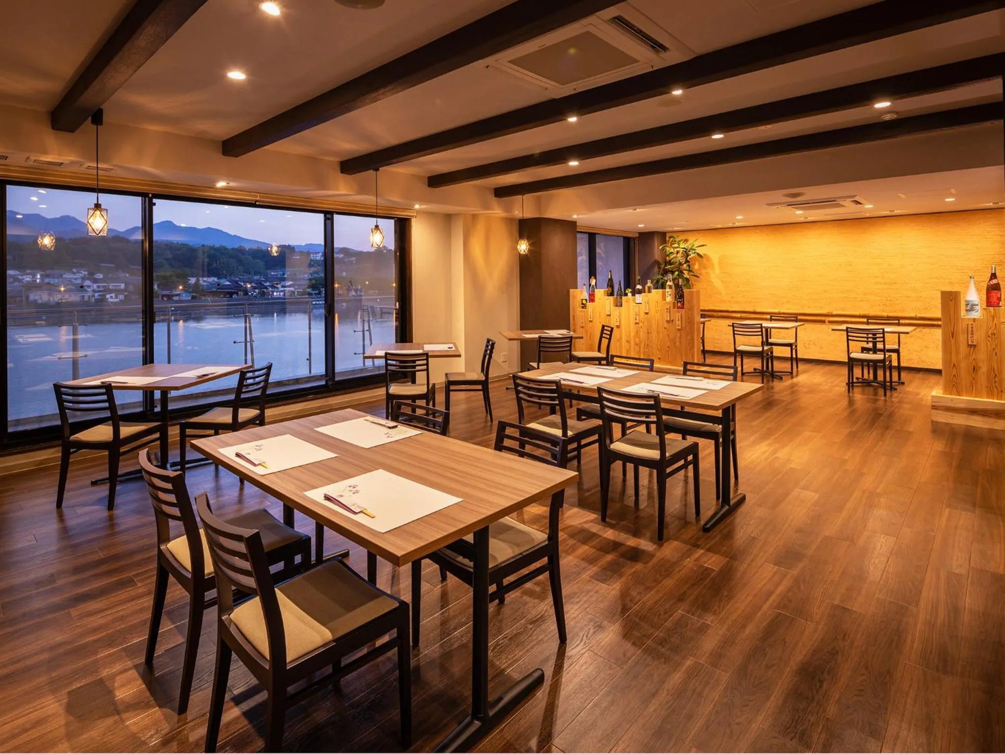 Restaurant/places to eat in Mikuma Hotel