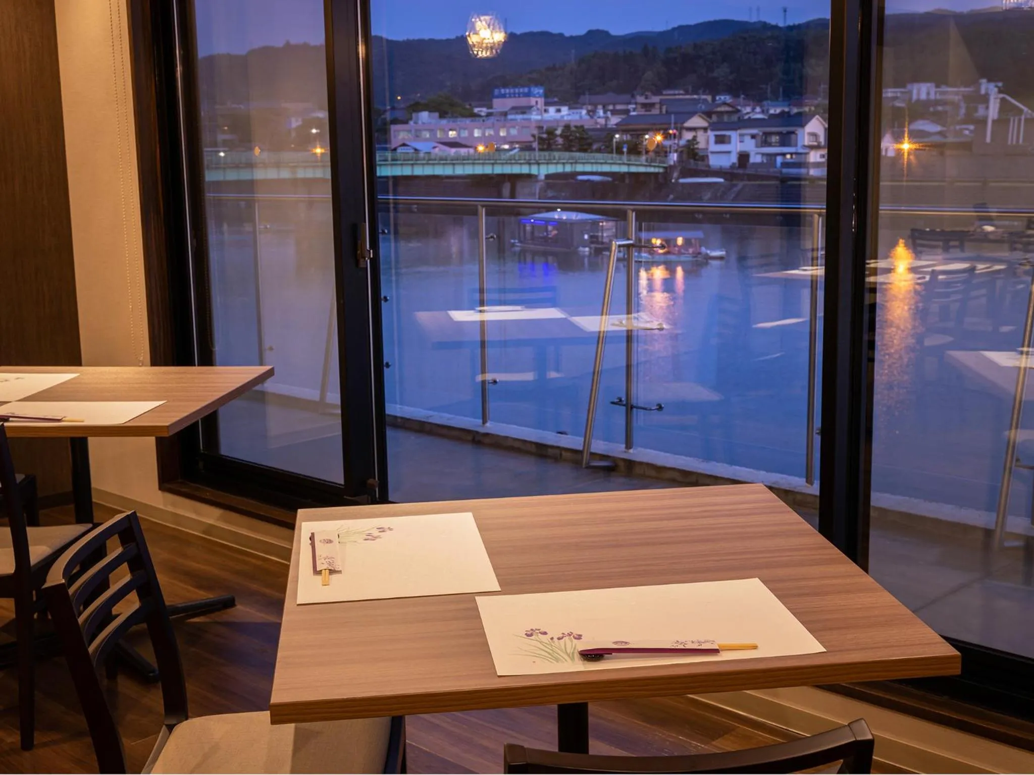 Restaurant/places to eat in Mikuma Hotel