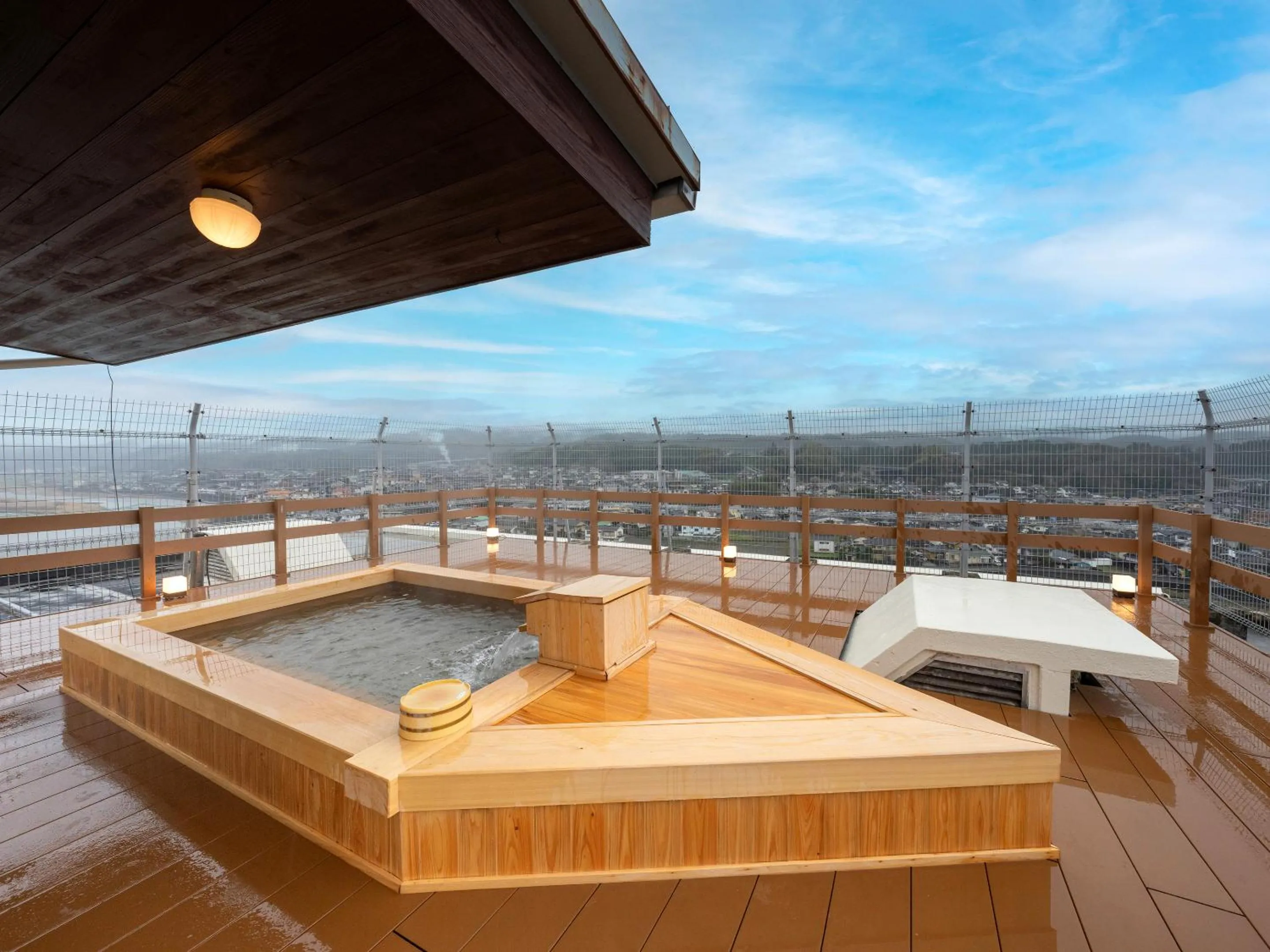Open Air Bath in Mikuma Hotel