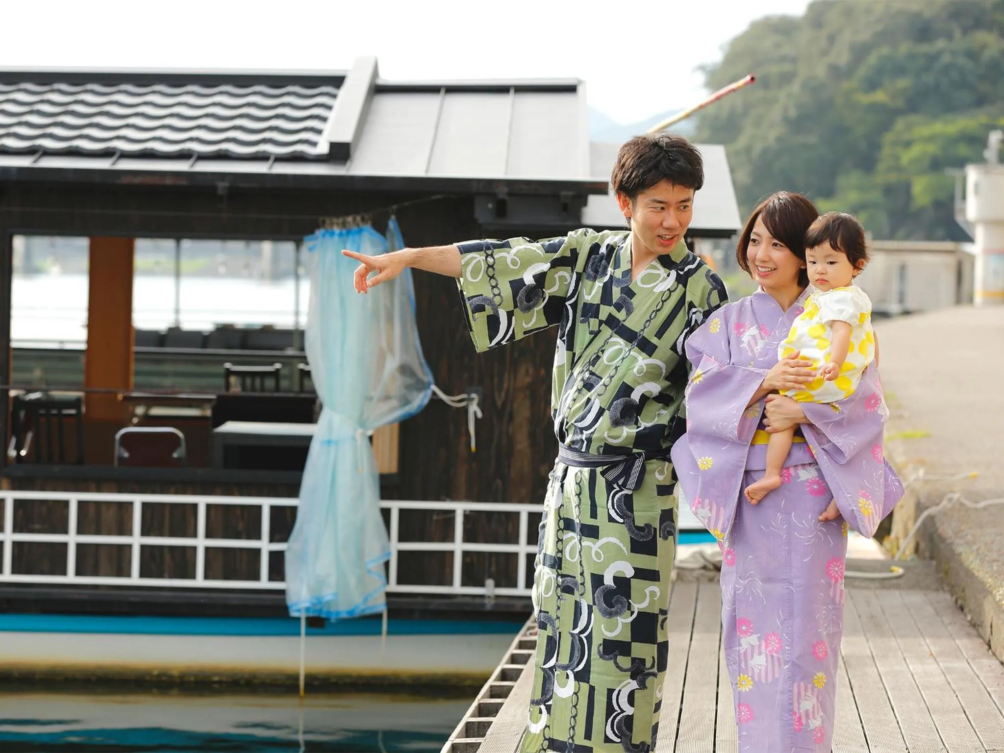 Family in Mikuma Hotel