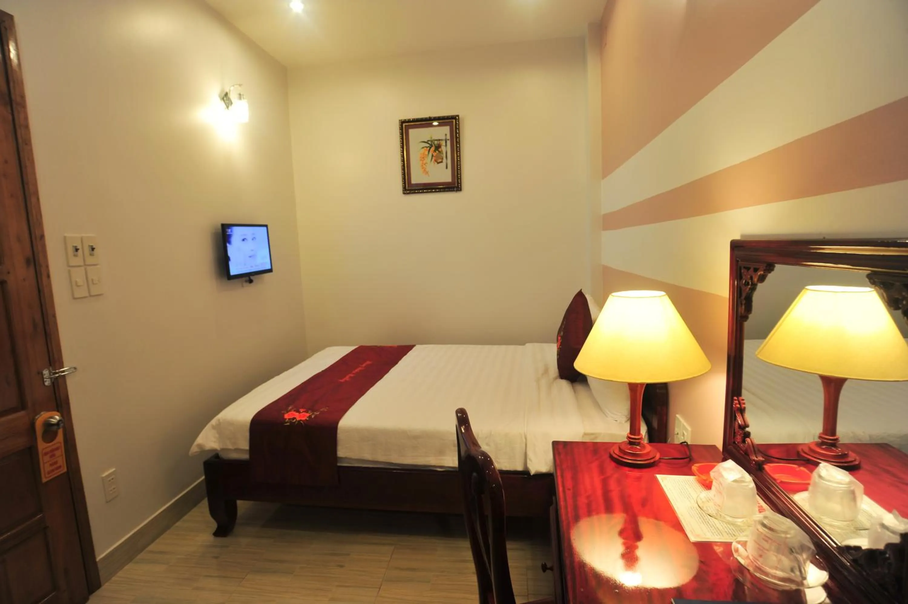 Bedroom, Bed in Hong Thien Ruby Hotel