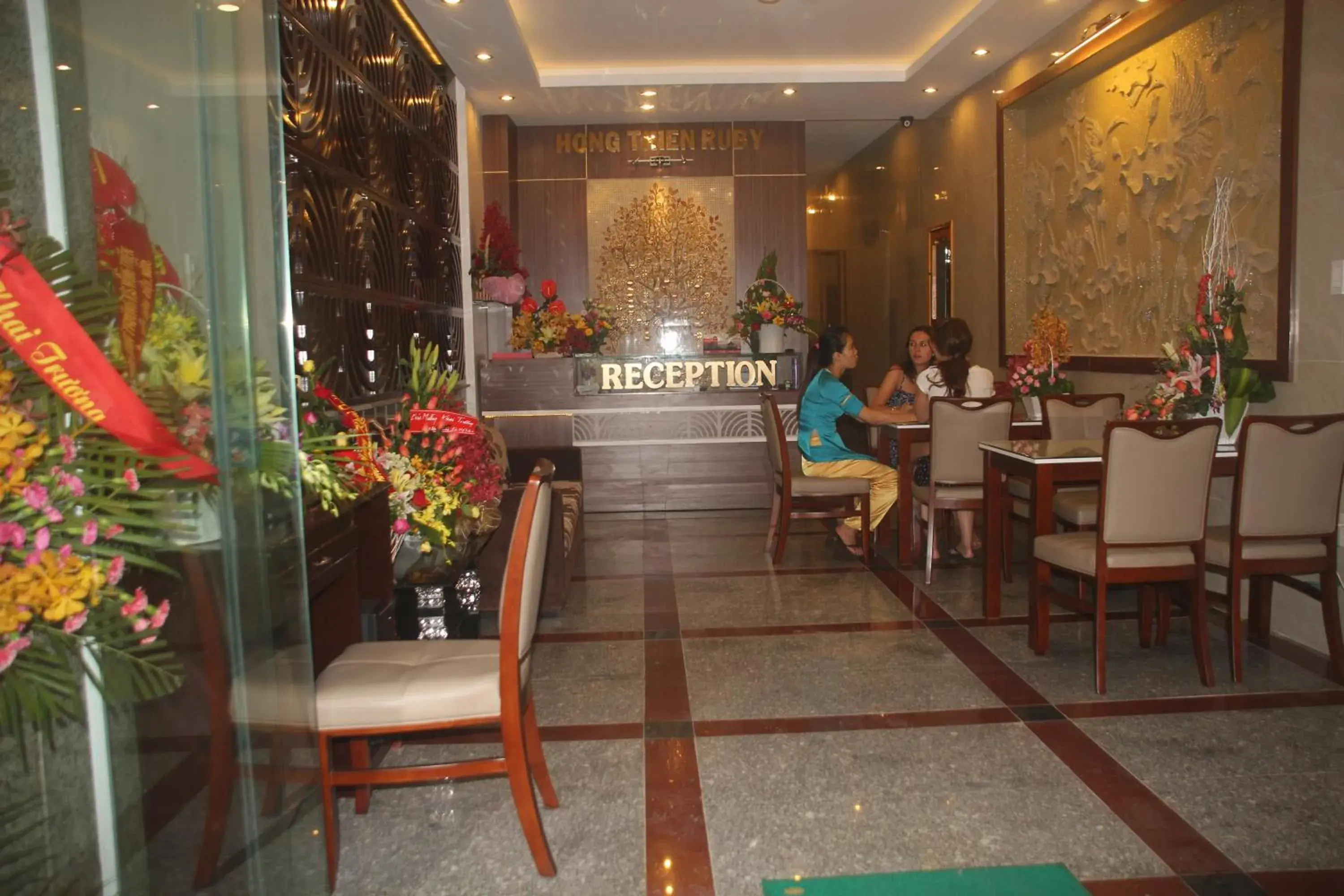 Restaurant/places to eat in Hong Thien Ruby Hotel Restaurant/places to eat in Hong Thien Ruby Hotel