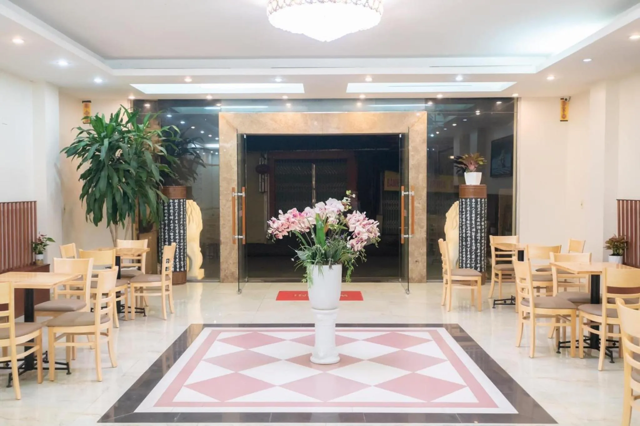 Hoang Yen Hotel - Gần đại học Sư Phạm TN