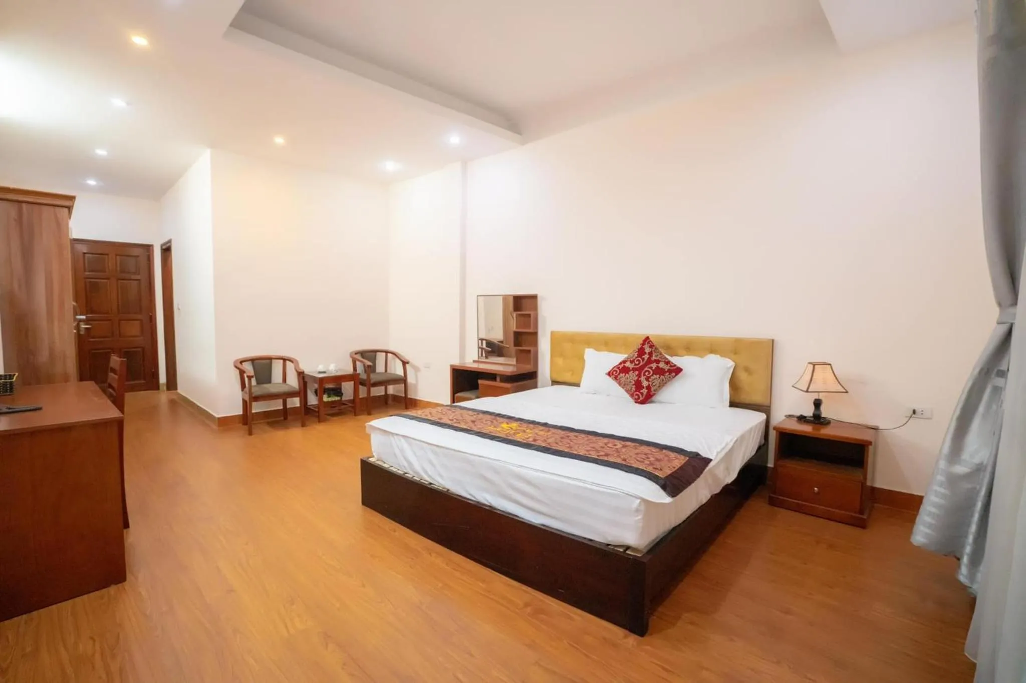Bed in Hoang Yen Hotel - Gần đại học Sư Phạm TN