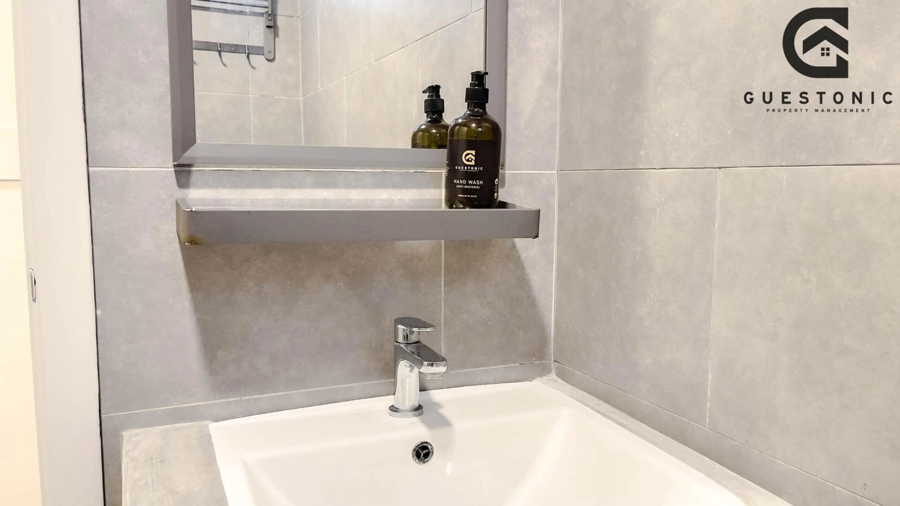 NeuSuite Cozy Studio by GUESTONIC