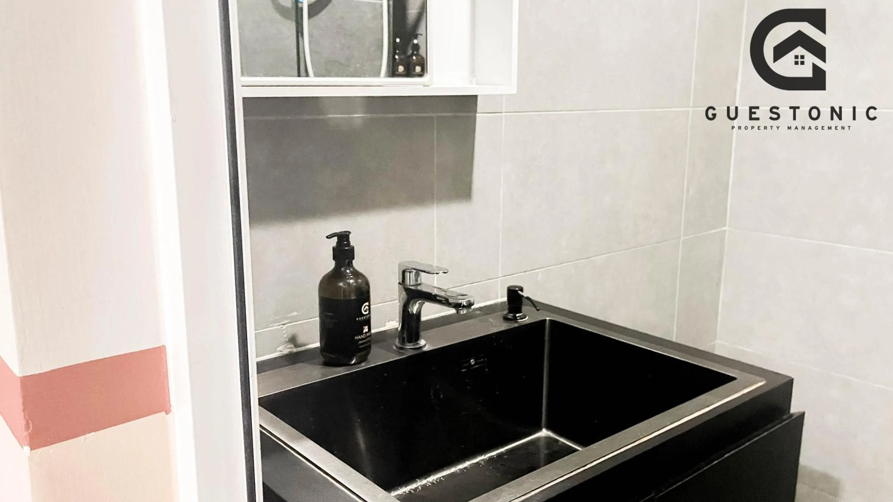 NeuSuite Cozy Studio by GUESTONIC