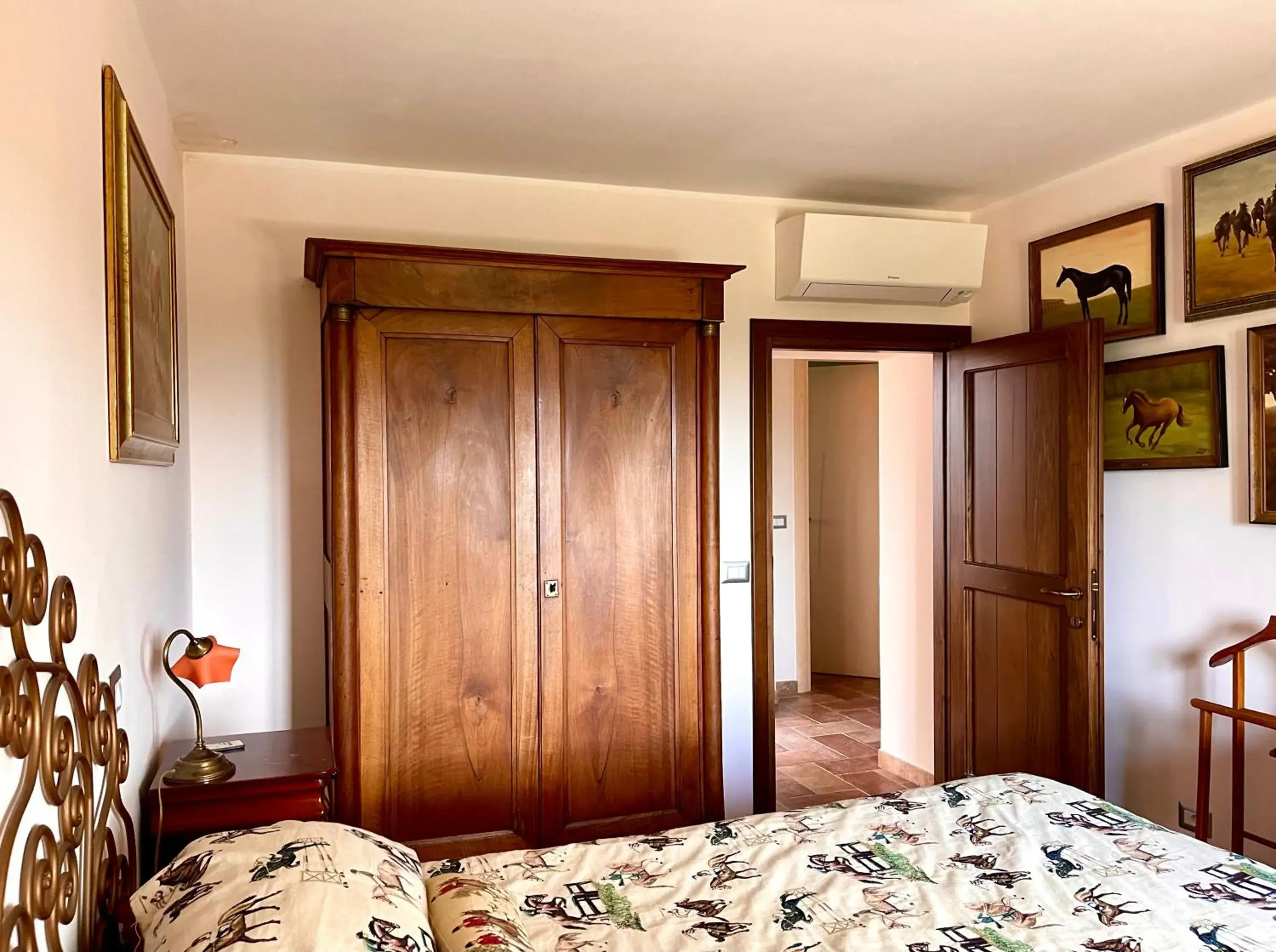 Double Room with Private Bathroom - single occupancy in Donna Vittori - Borgo Agricolo Double Room with Private Bathroom - single occupancy in Donna Vittori - Borgo Agricolo