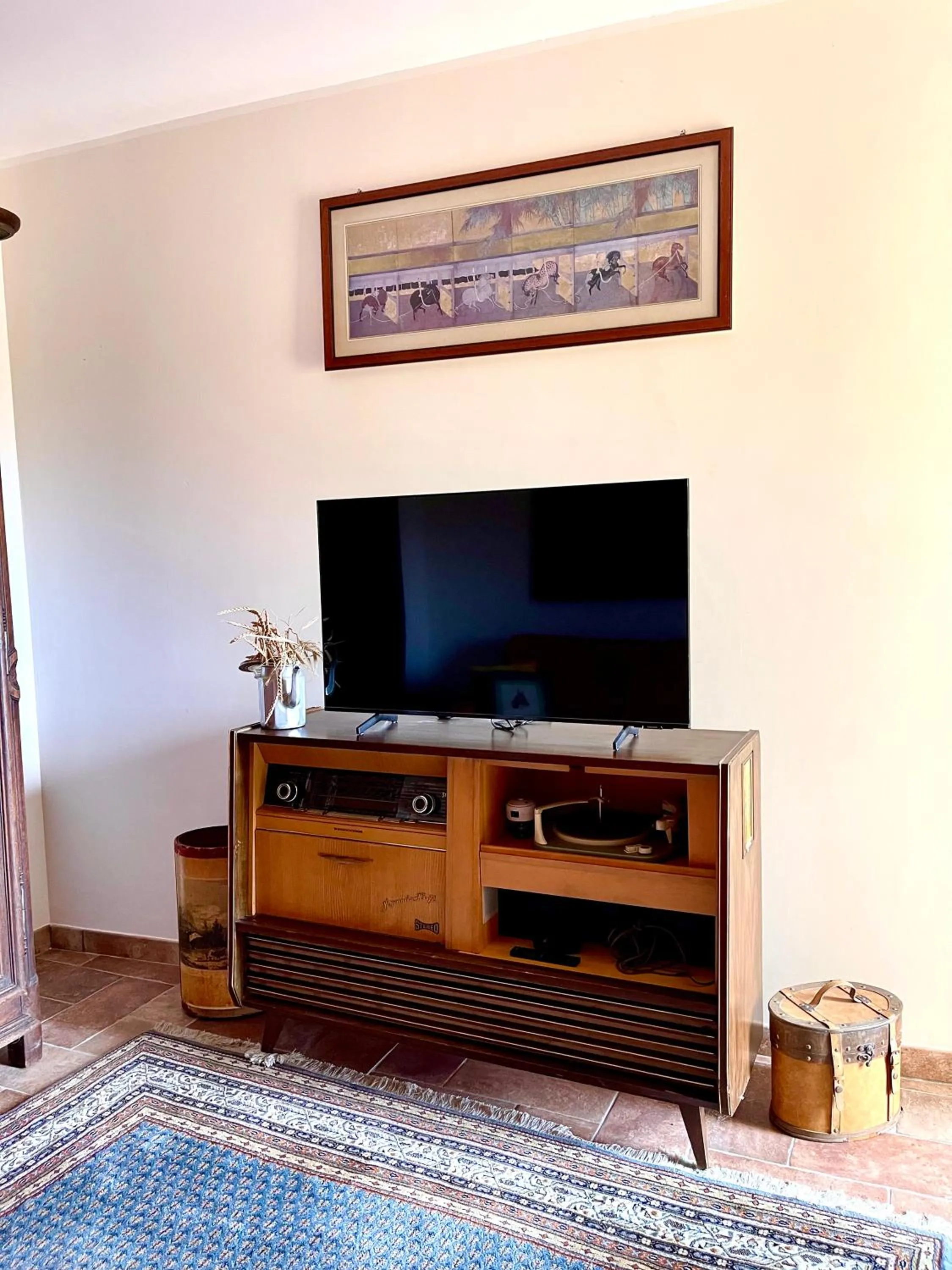 Communal lounge/ TV room in Donna Vittori - Borgo Agricolo