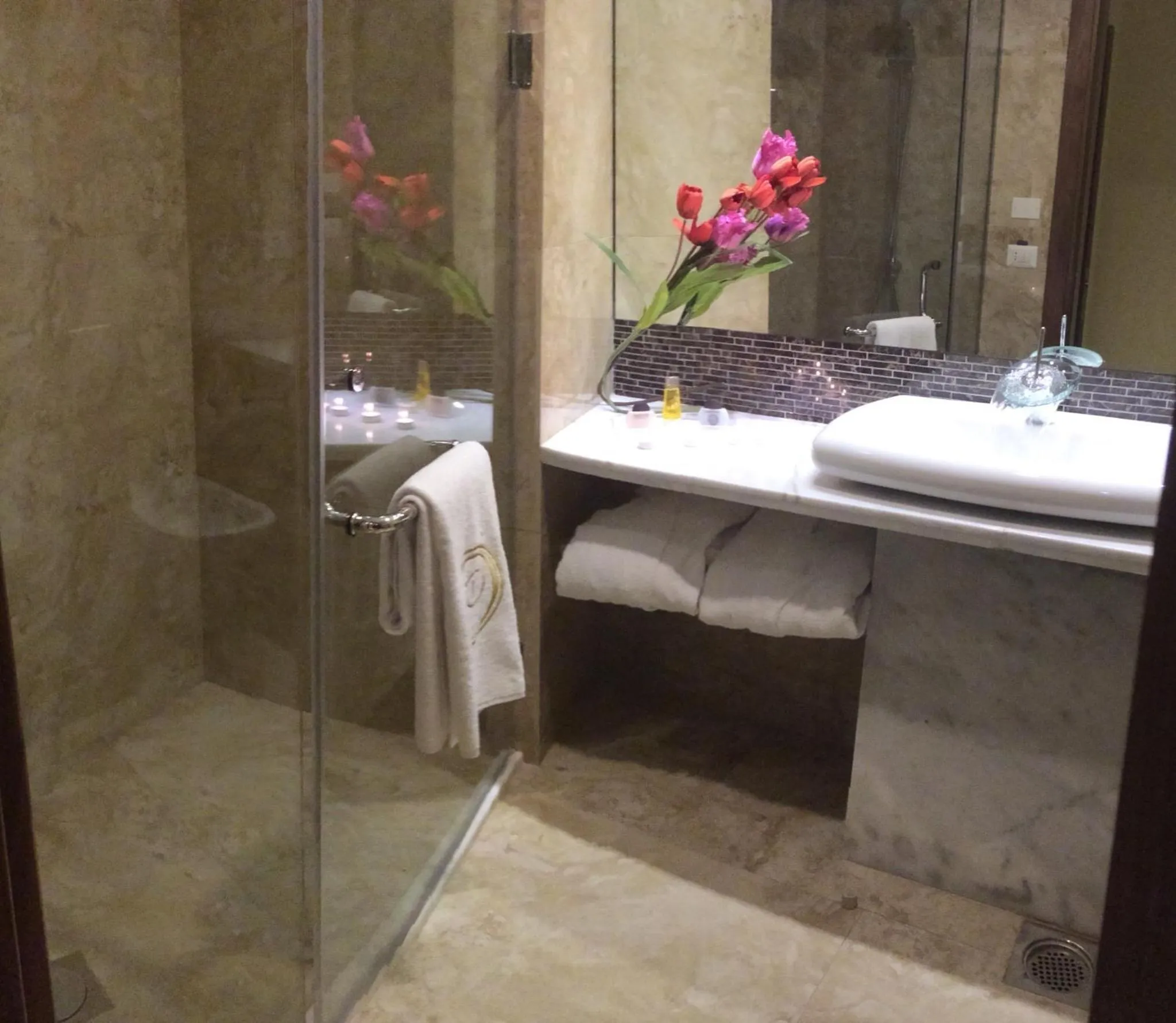 Bathroom in Delora Hotel and Suites